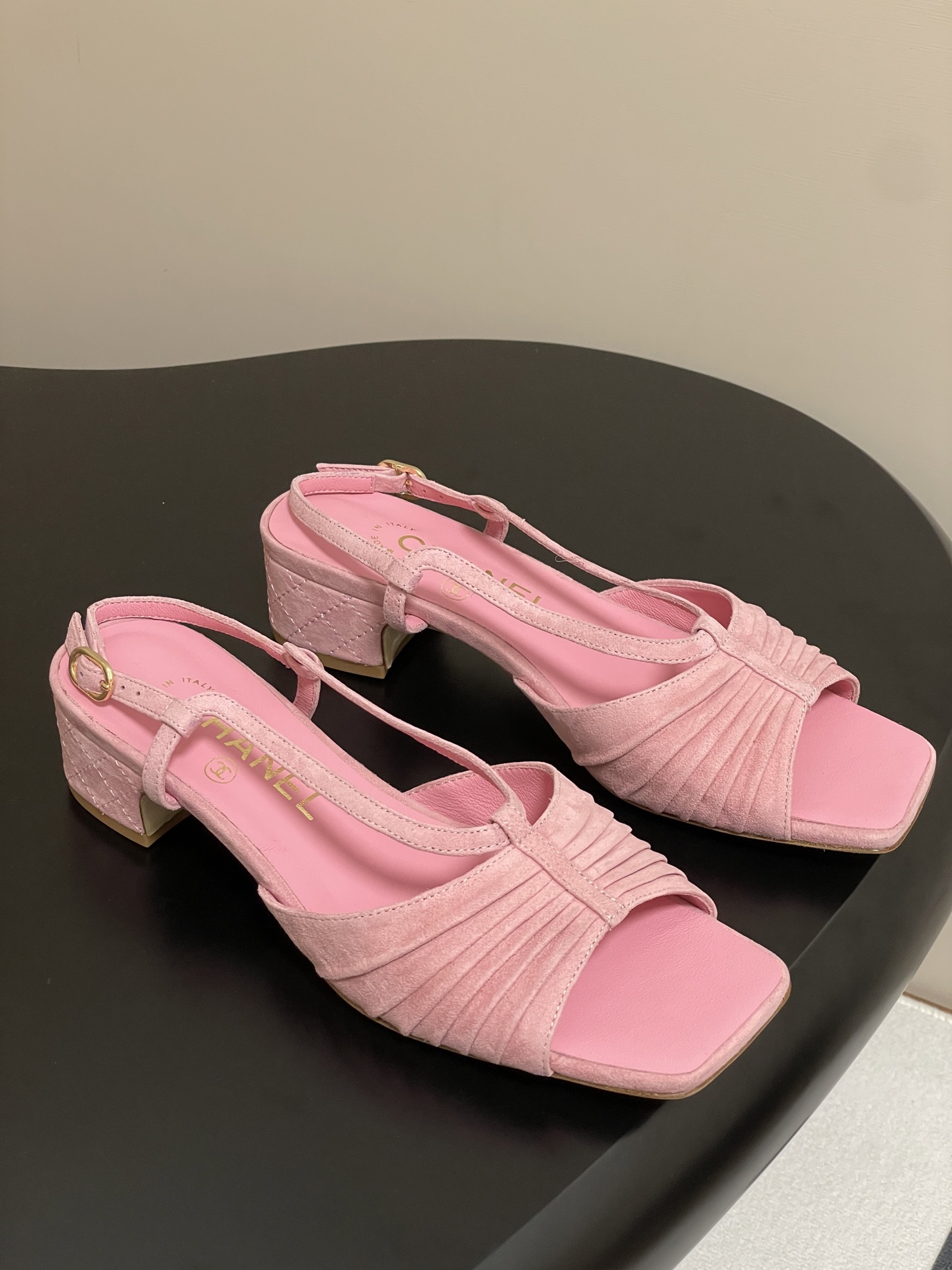 Bagsaaa Ch**el Sandals G46329 Pink Suede