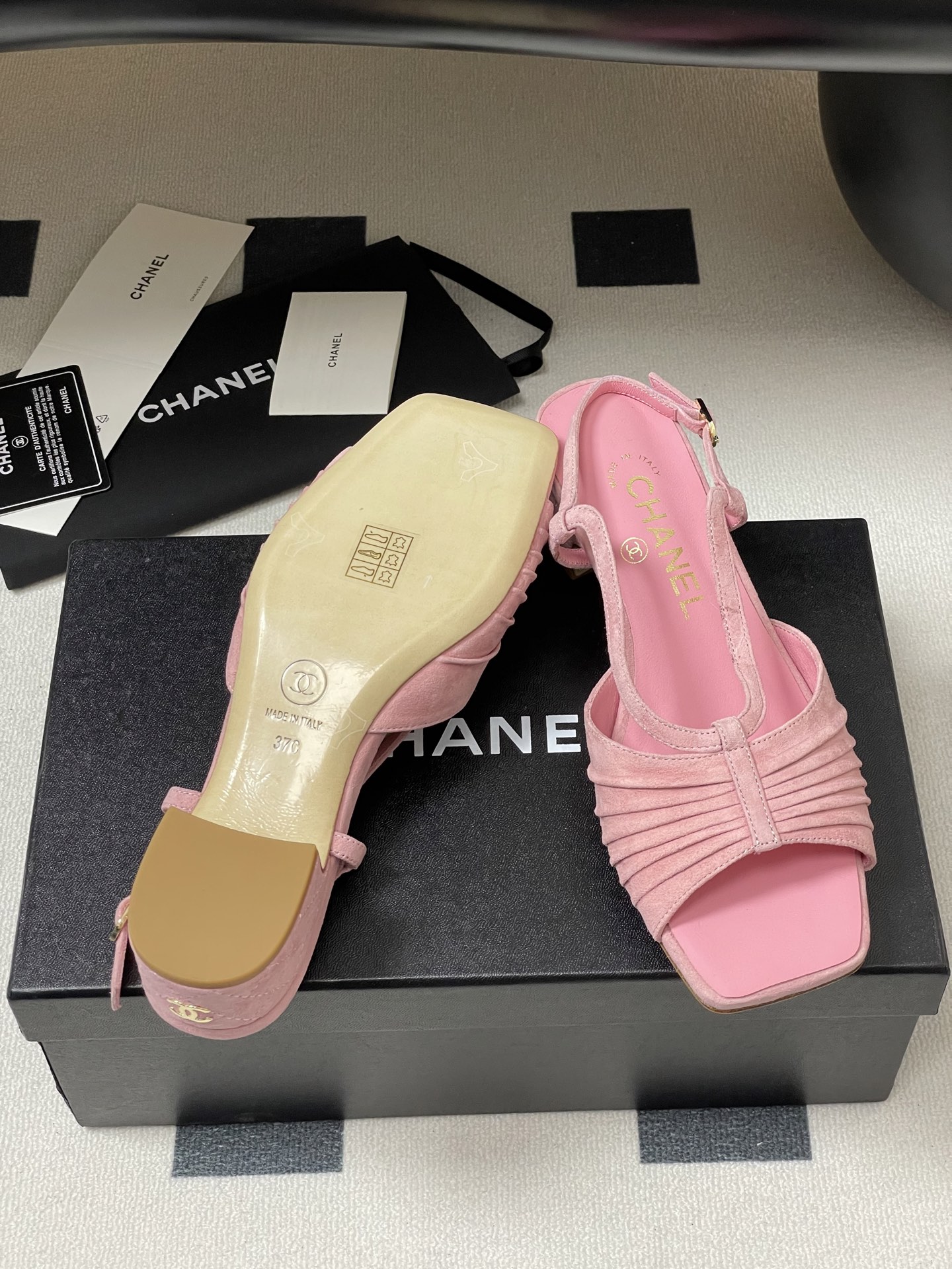 Bagsaaa Ch**el Sandals G46329 Pink Suede