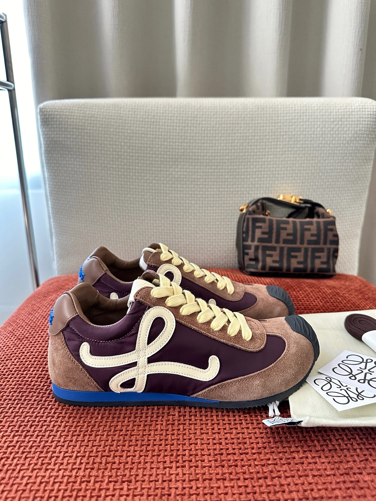 Bagsaaa L0ew* Ballet Runner 2.0 in nylon and calfskin Brown