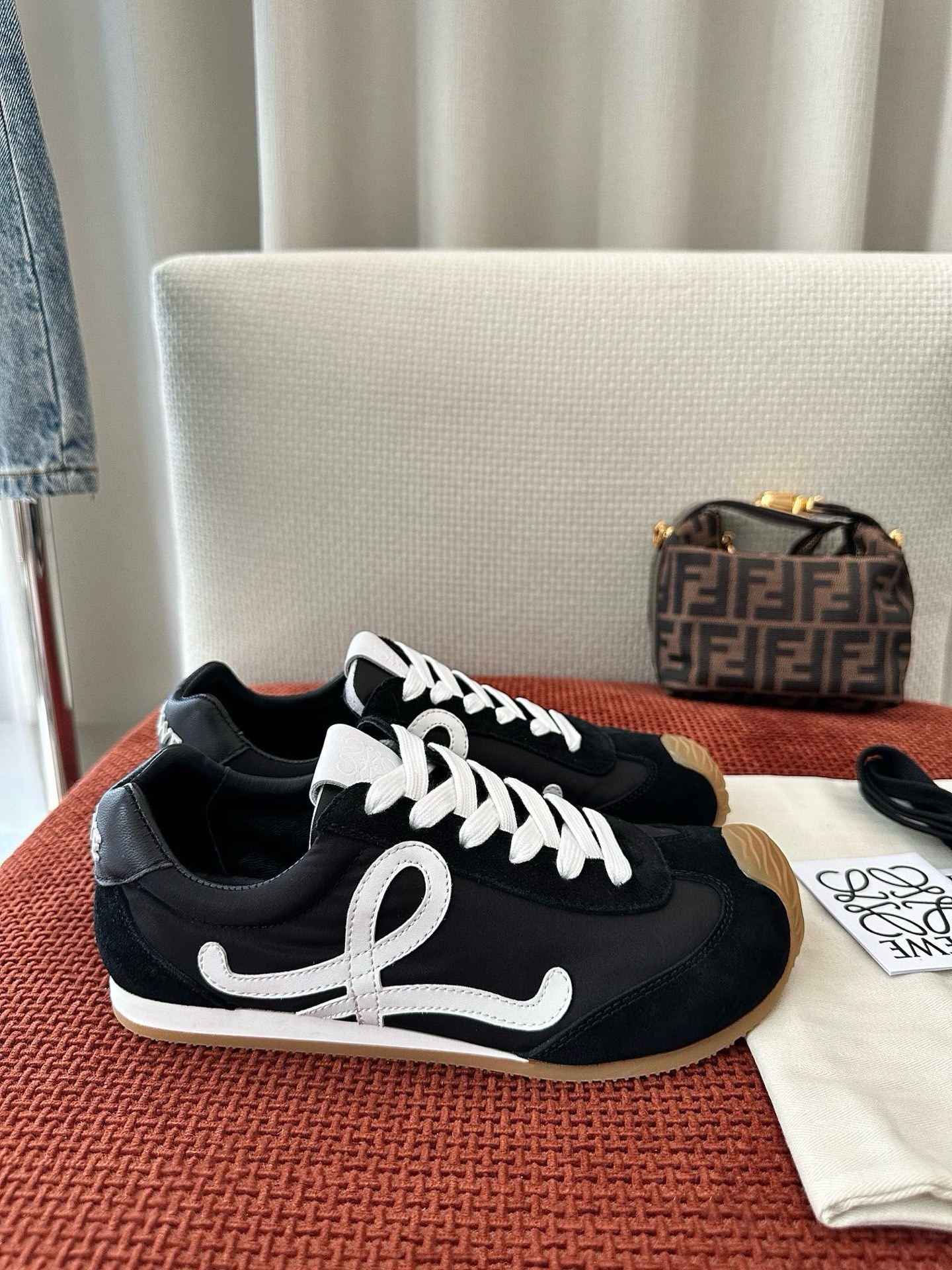 Bagsaaa L0ew* Ballet Runner 2.0 in nylon and calfskin Black