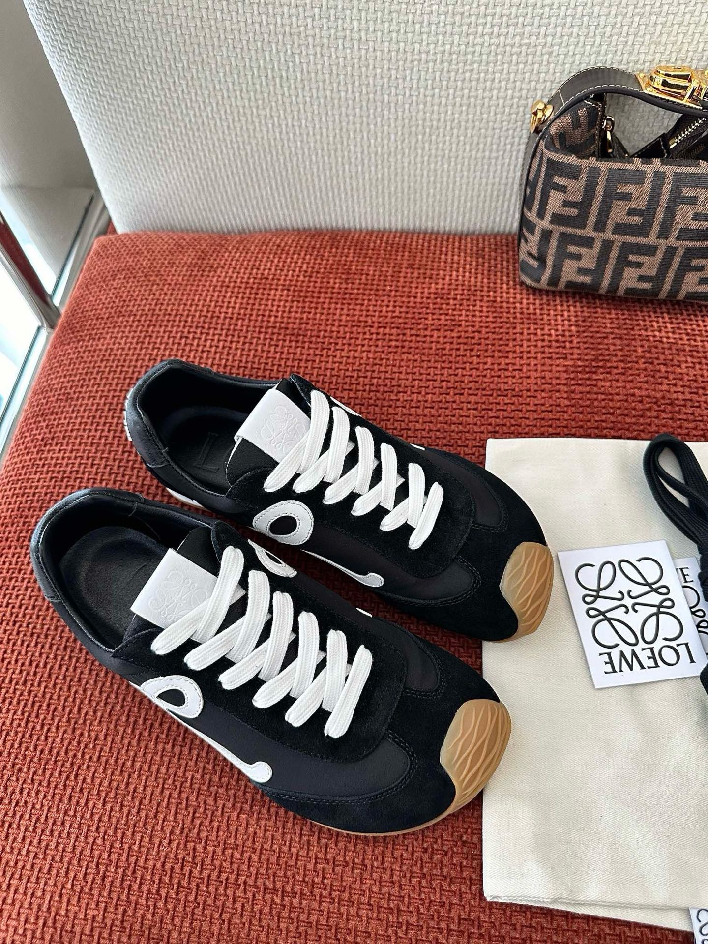 Bagsaaa L0ew* Ballet Runner 2.0 in nylon and calfskin Black