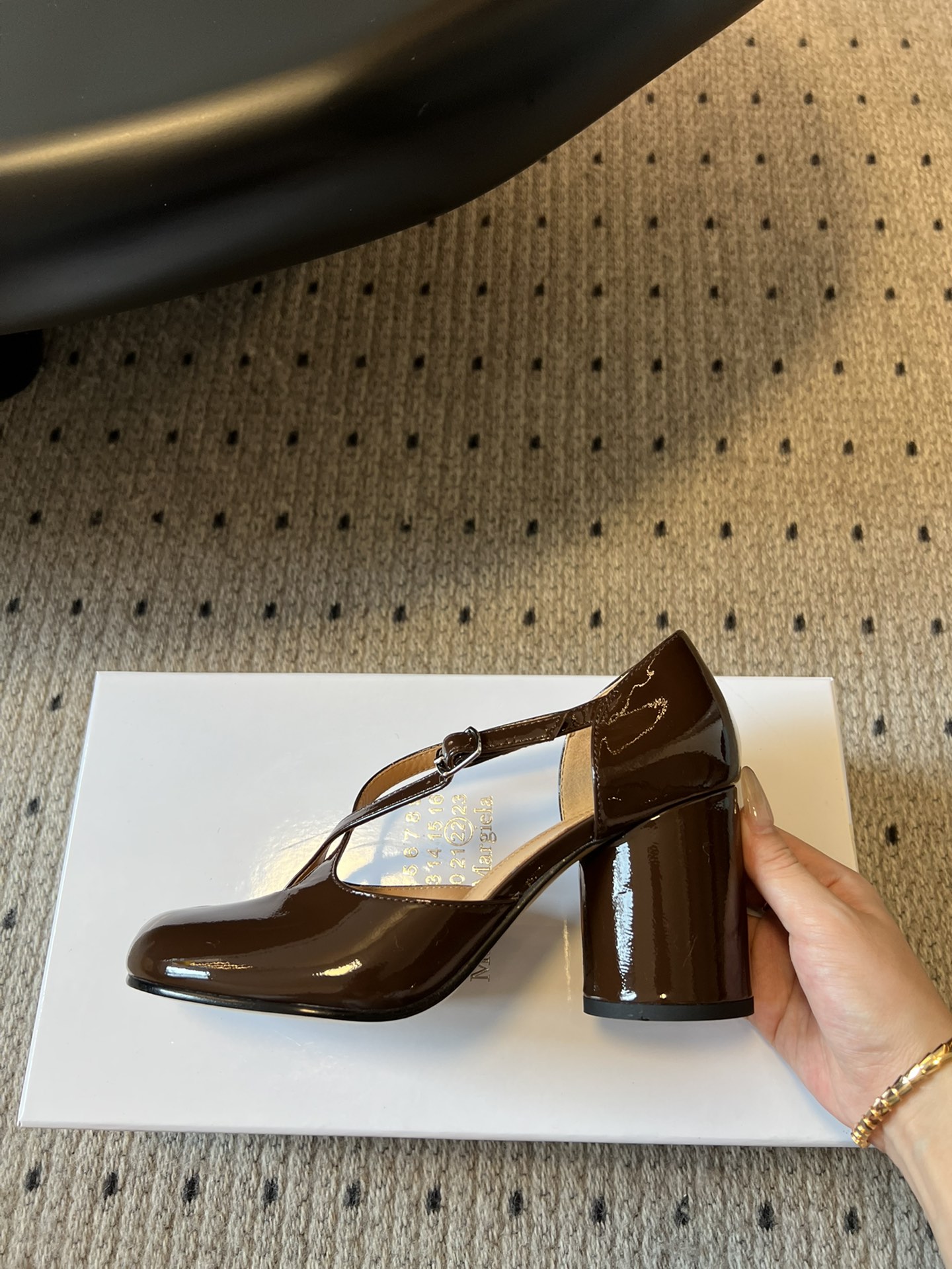 Bagsaaa Ma1s0n Marg*e1a Split Toe Heels Brown