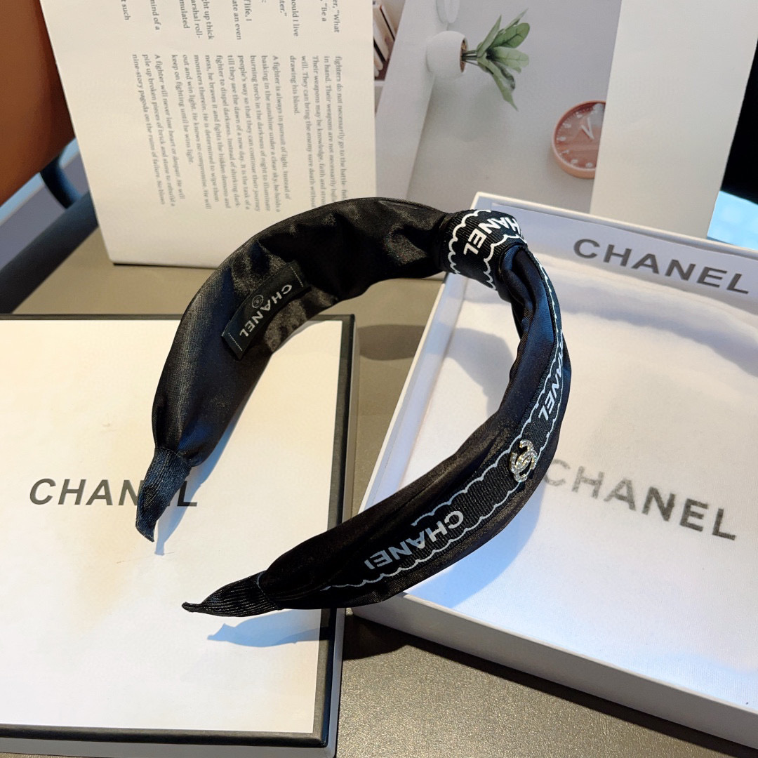 Bagsaaa Ch**el Headband 06