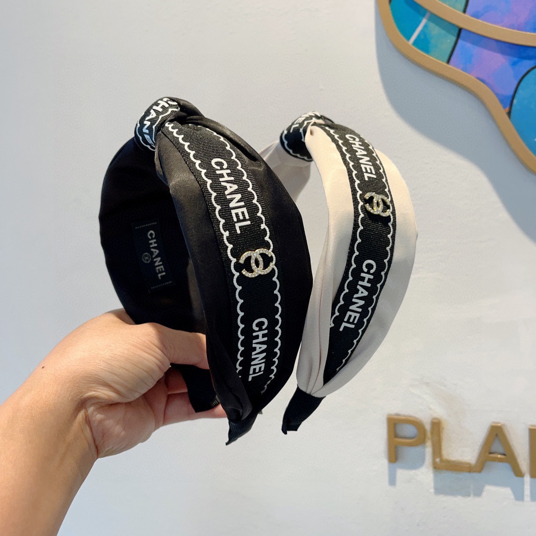 Bagsaaa Ch**el Headband 07