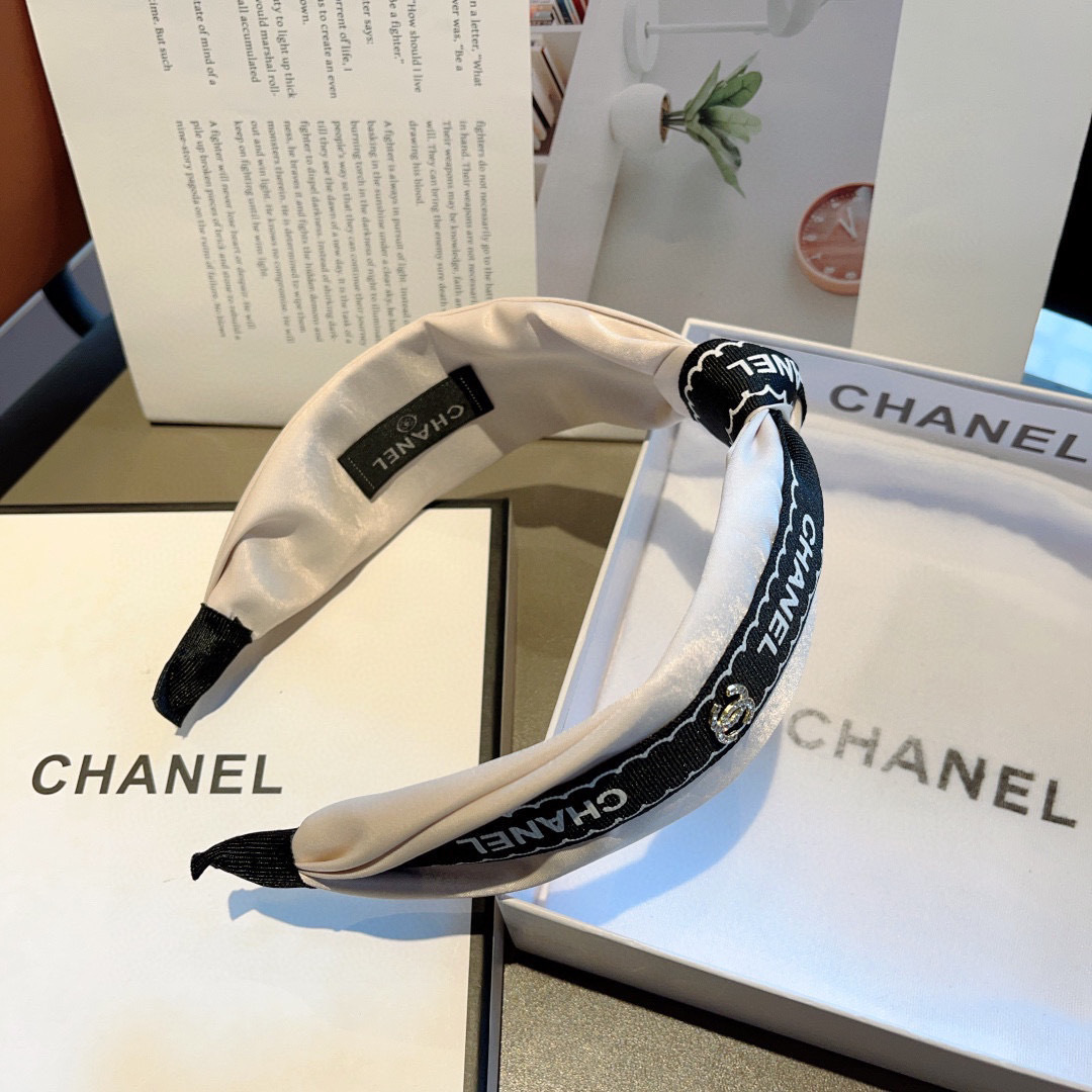 Bagsaaa Ch**el Headband 07