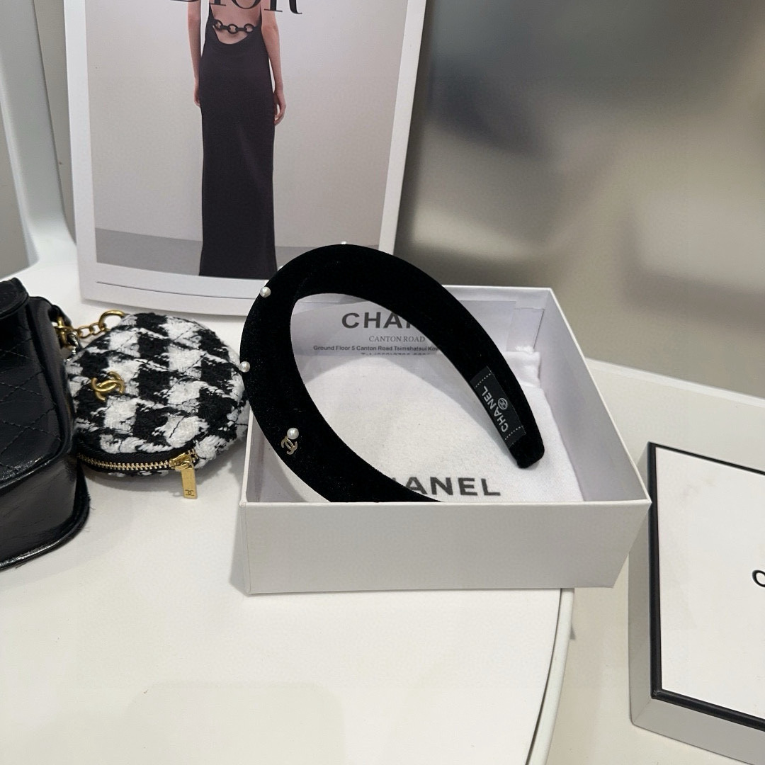 Bagsaaa Ch**el Headband 08
