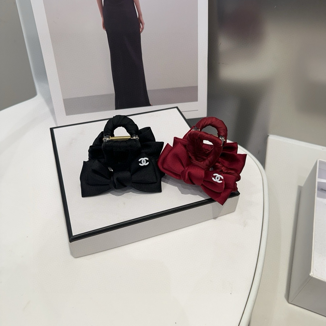 Bagsaaa Ch**el Bow Hair Clip
