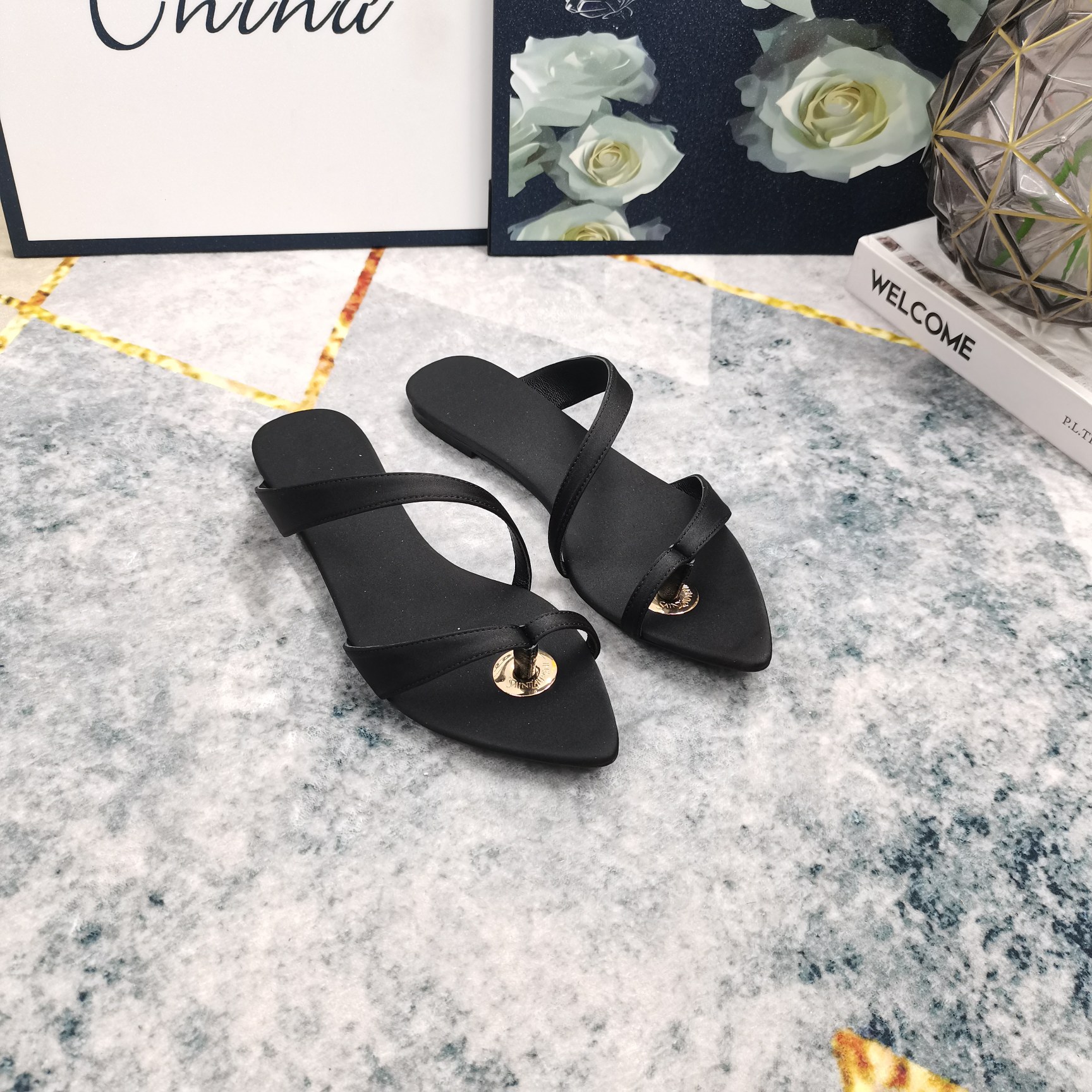 Bagsaaa Y51 Satin Thong Sandals Black