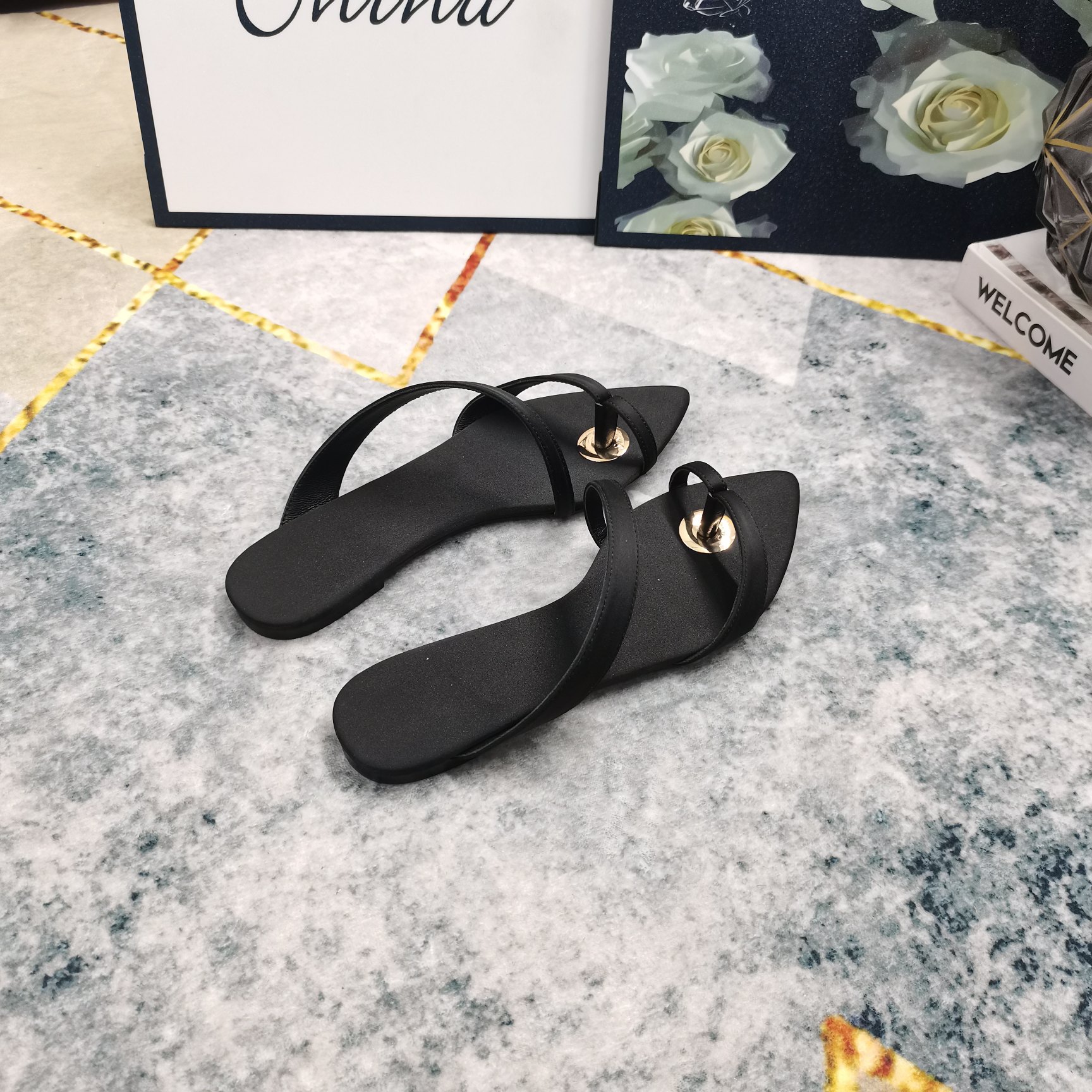 Bagsaaa Y51 Satin Thong Sandals Black