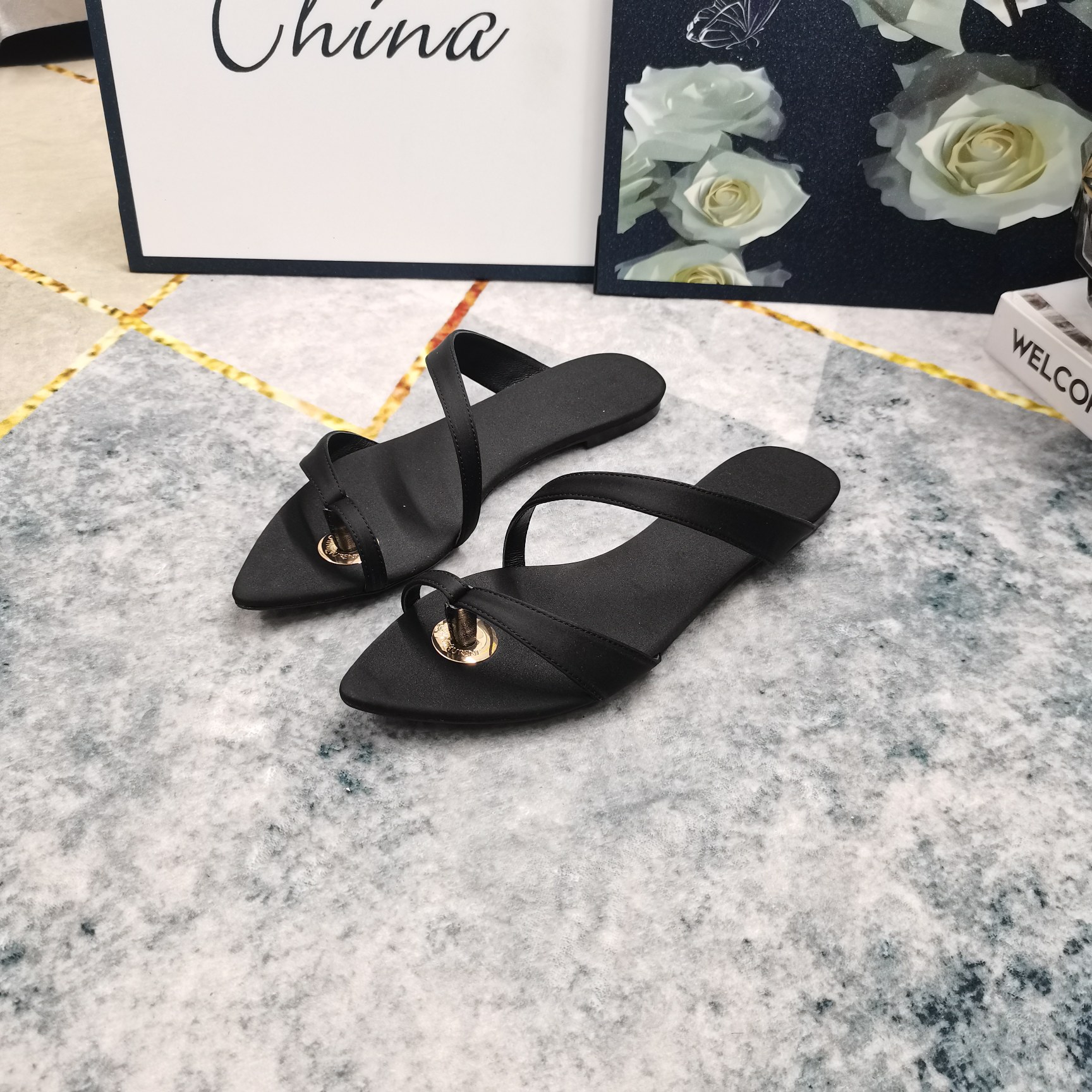 Bagsaaa Y51 Satin Thong Sandals Black