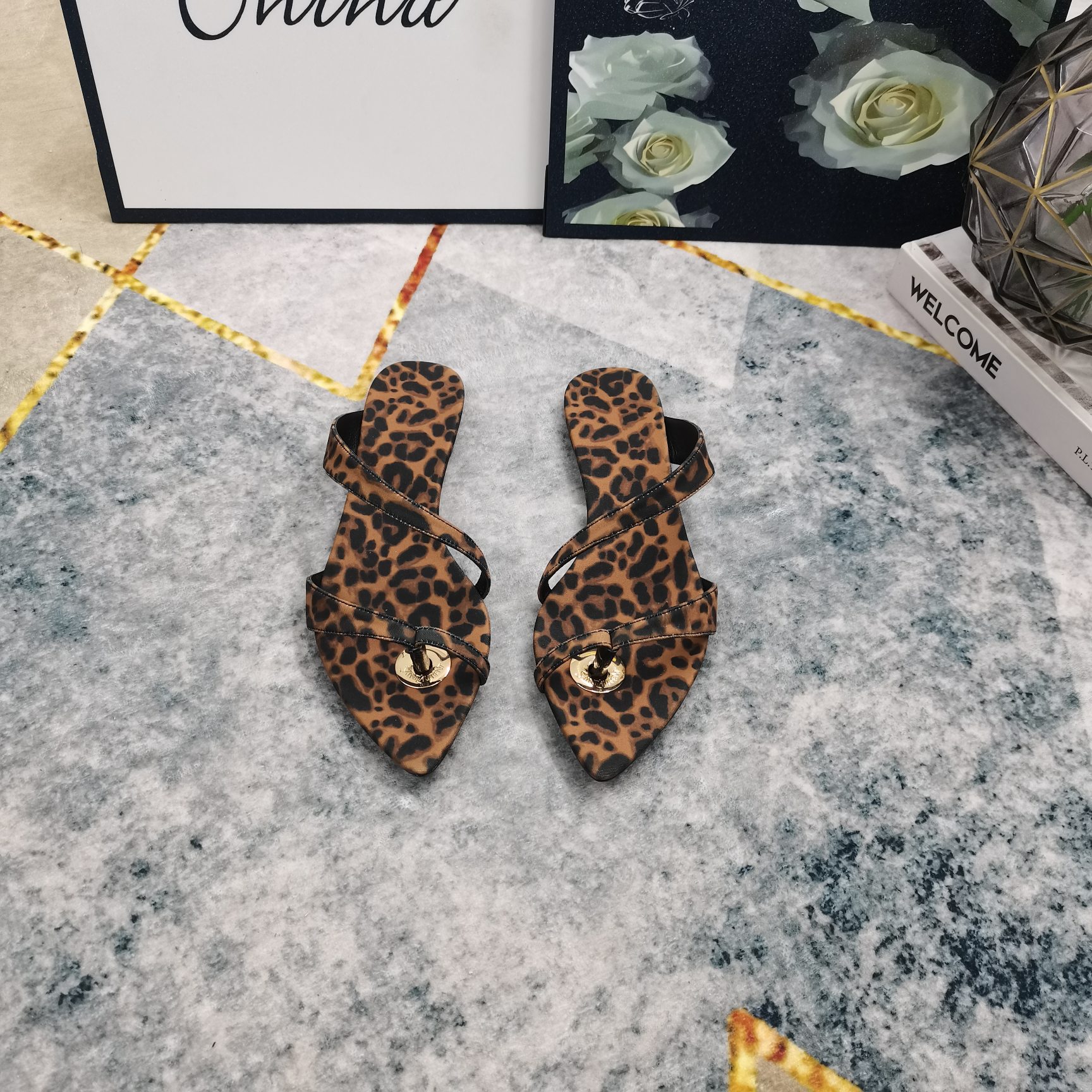 Bagsaaa Y51 Satin Thong Sandals Leopard