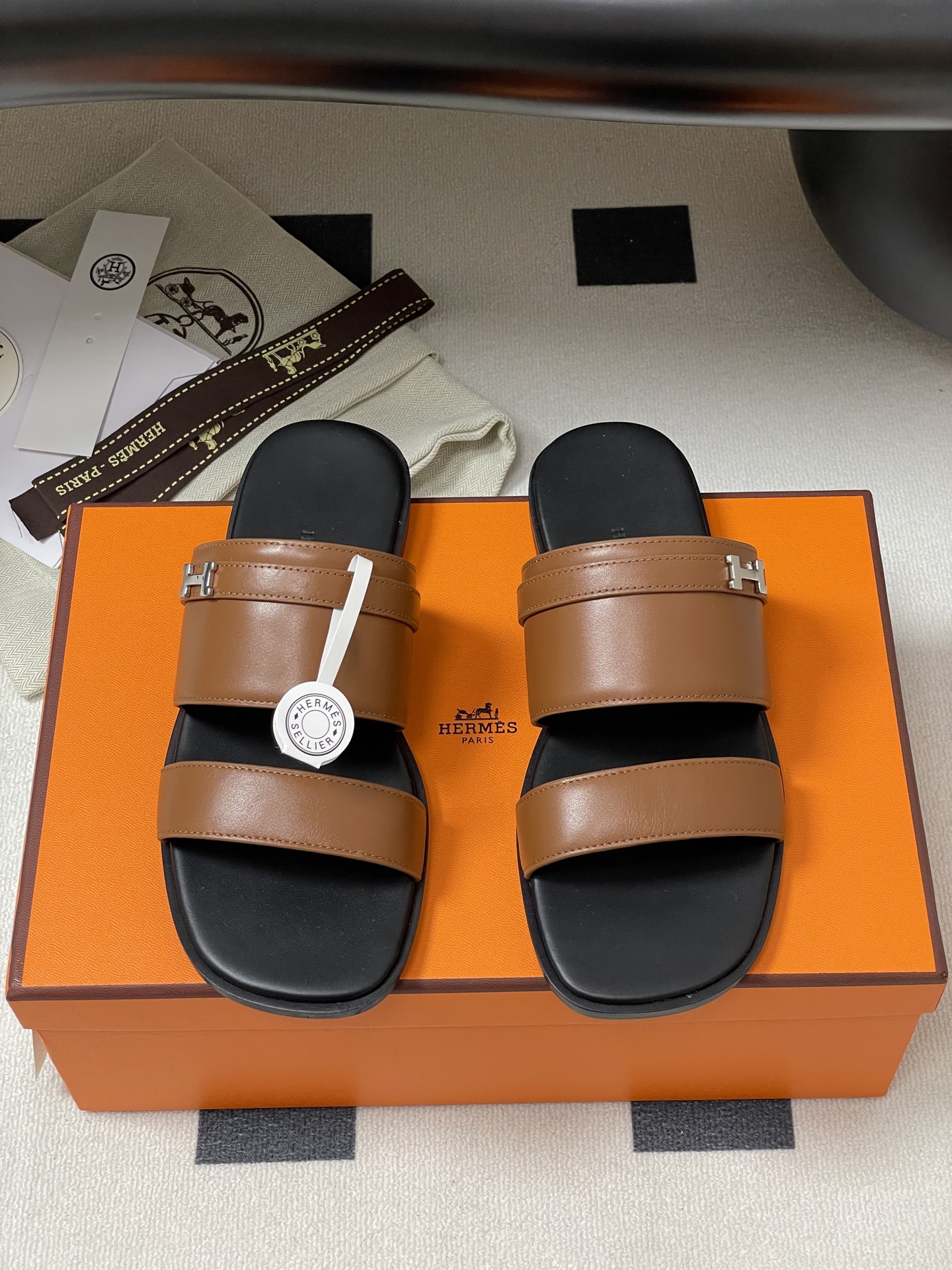 Bagsaaa H**me5 Signature H Slides Brown