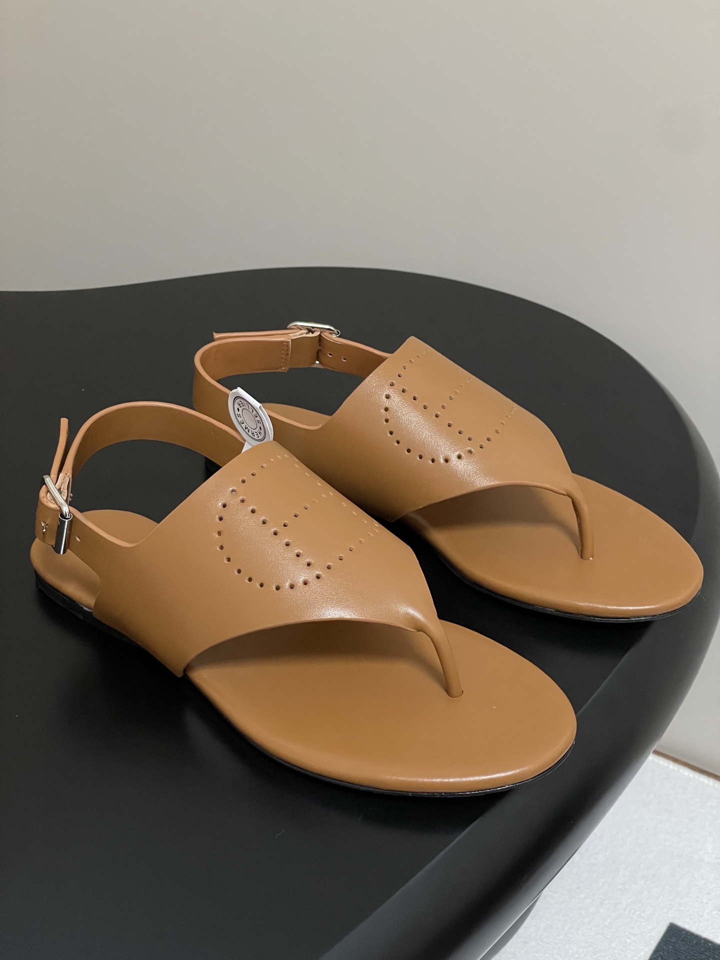 Bagsaaa H**me5 Cutout H Sandals Brown