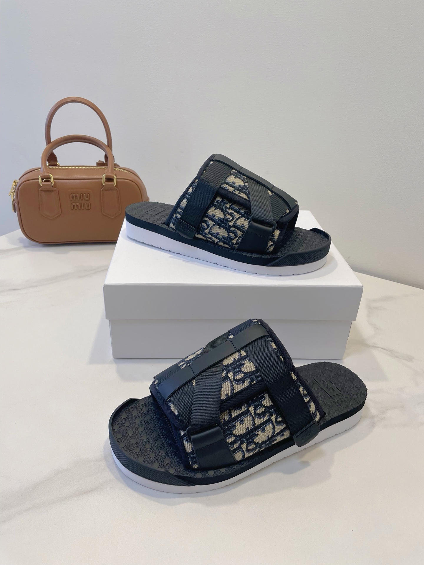 Bagsaaa D10r Alpha Sandal Beige and Black D10r Oblique Jacquard