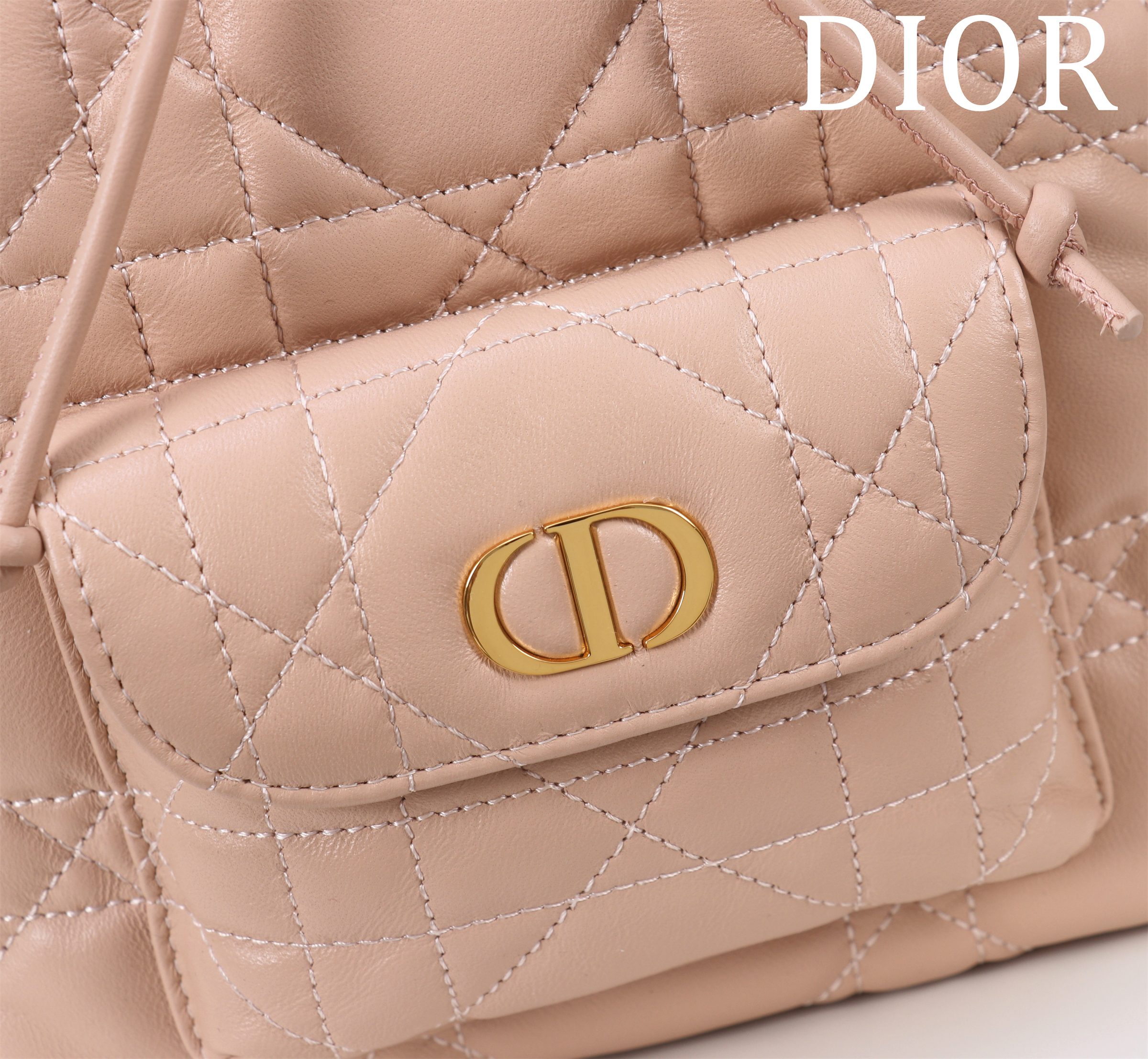 Bagsaaa Small D10r Caro Bucket Bag Powder Pink Macrocannage Lambskin - 24cm