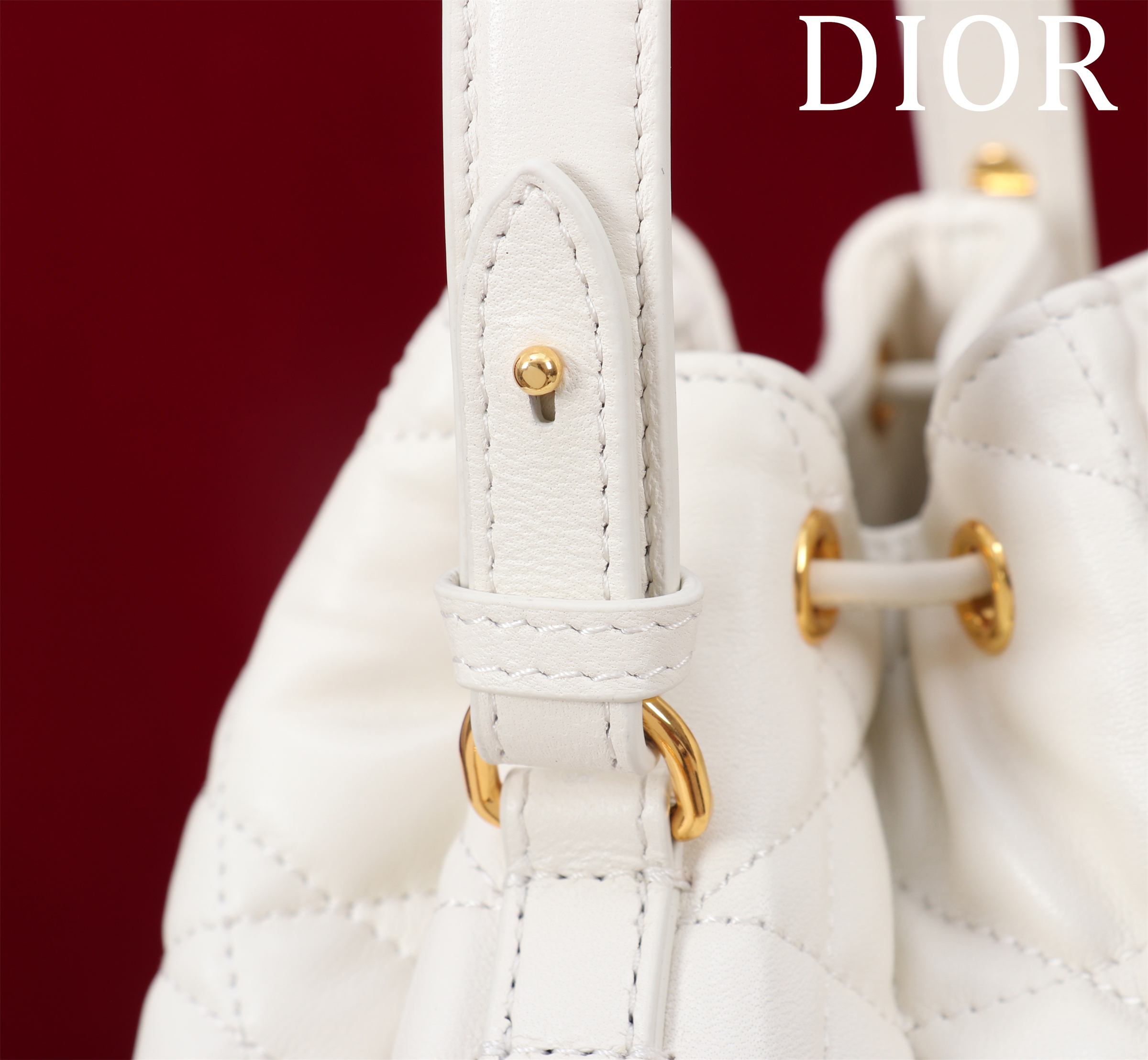 Bagsaaa Small D10r Caro Bucket Bag White Macrocannage Lambskin - 24cm