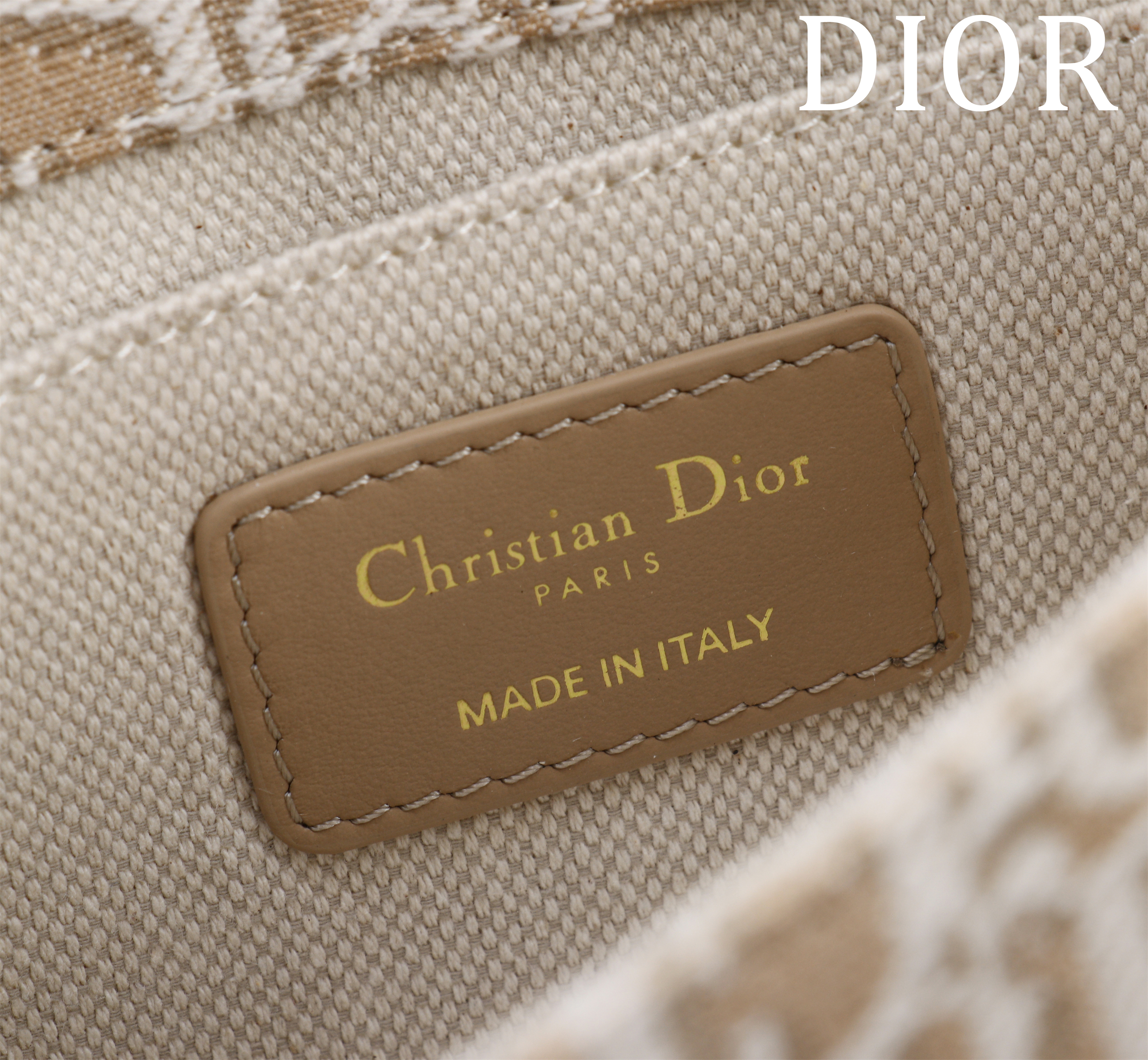 Bagsaaa D10r Bobby East-West Bag Natural D10r Oblique Jacquard - 21cm