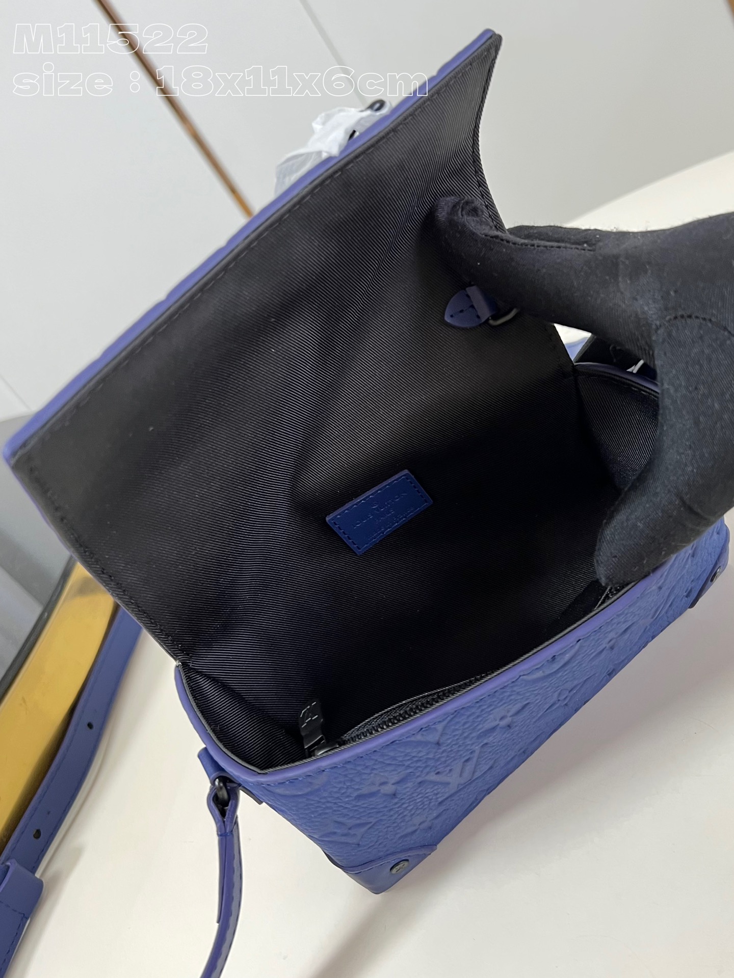 Bagsaaa LV M11522 Steamer Wearable Wallet Sapphire Blue - 18cm