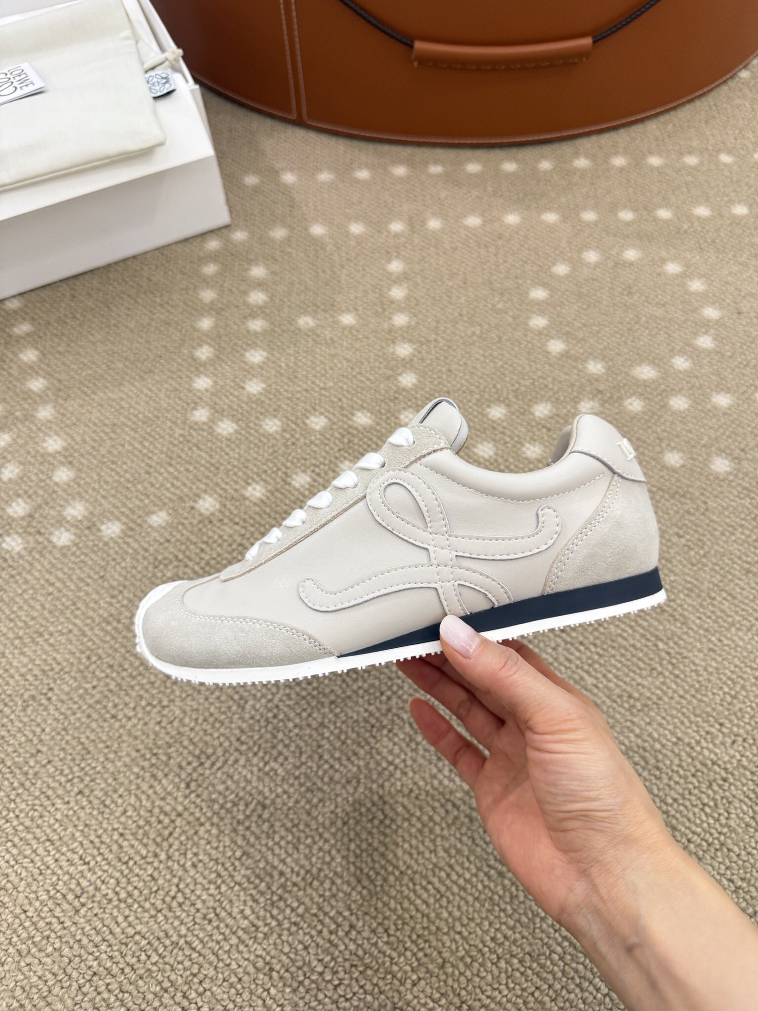 Bagsaaa L0ew* Ballet Runner 2.0 in soft calfskin light beige