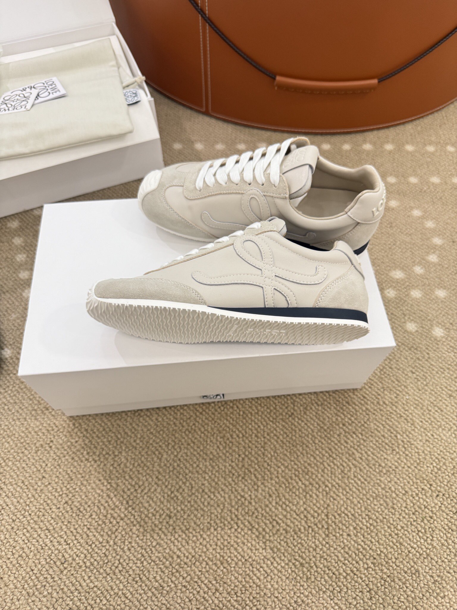 Bagsaaa L0ew* Ballet Runner 2.0 in soft calfskin light beige