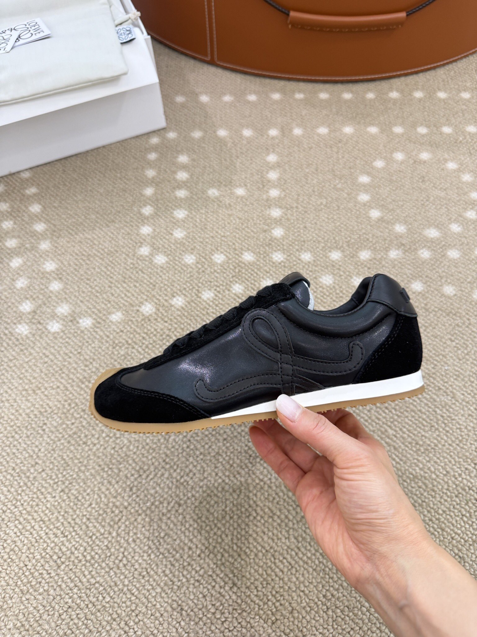Bagsaaa L0ew* Ballet Runner 2.0 in soft calfskin black