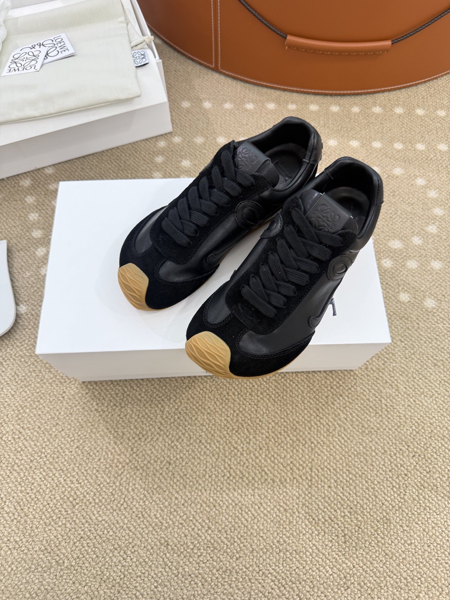 Bagsaaa L0ew* Ballet Runner 2.0 in soft calfskin black