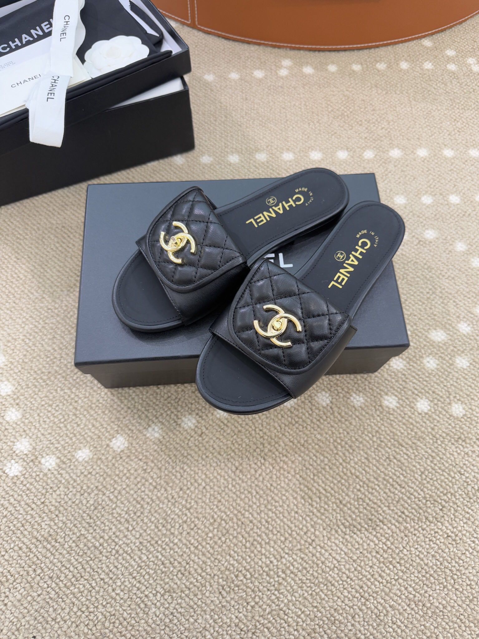 Bagsaaa Ch**el Turnlock Sandals Black