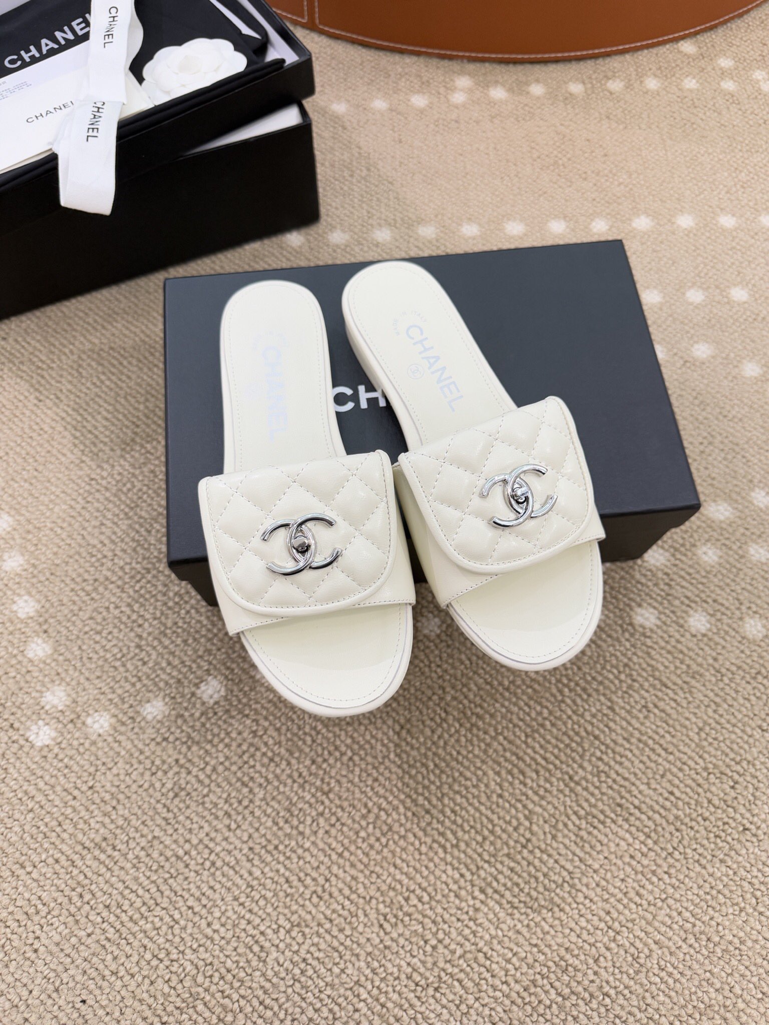 Bagsaaa Ch**el Turnlock Sandals White