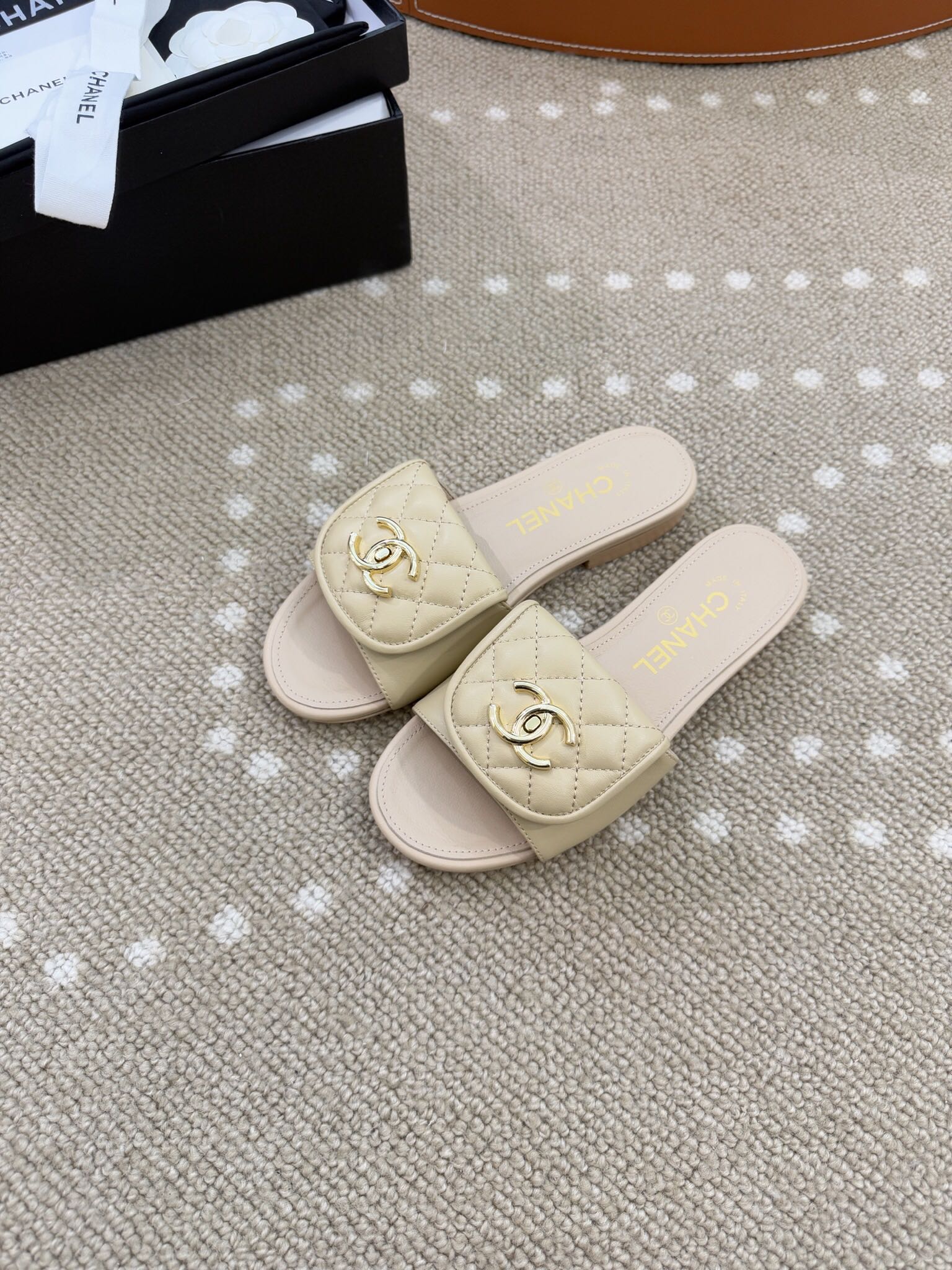 Bagsaaa Ch**el Turnlock Sandals Beige
