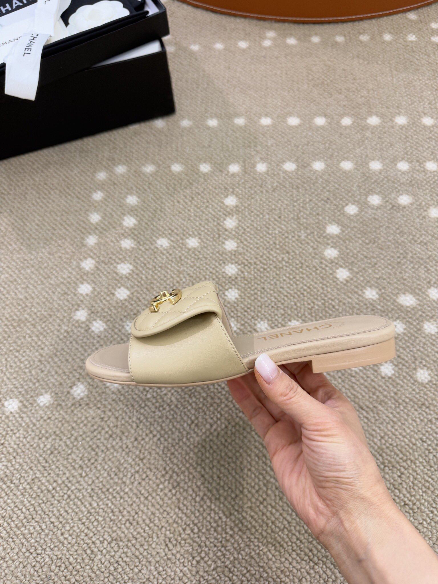 Bagsaaa Ch**el Turnlock Sandals Beige