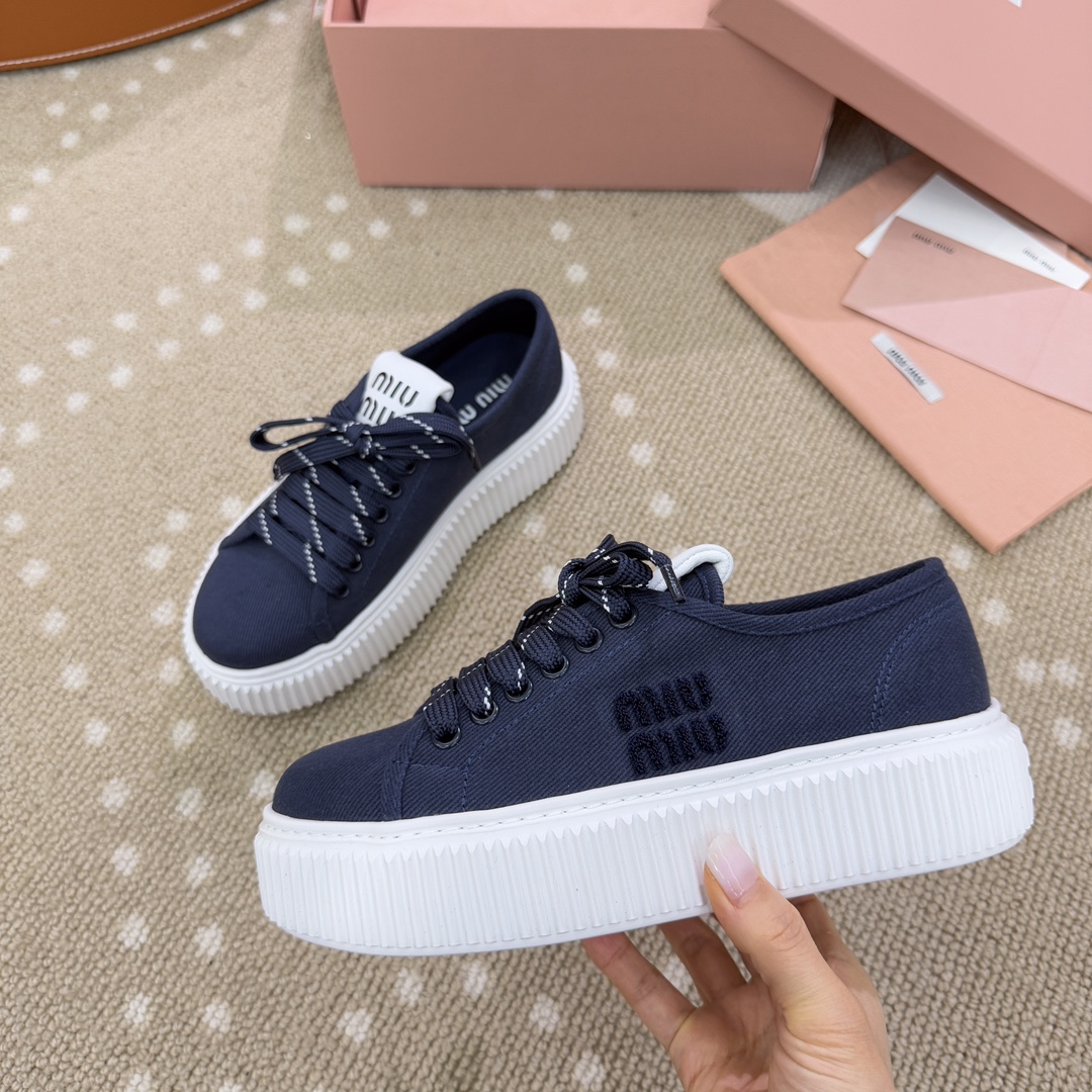 Bagsaaa Miu Miu Denim sneakers with logo Royal Blue