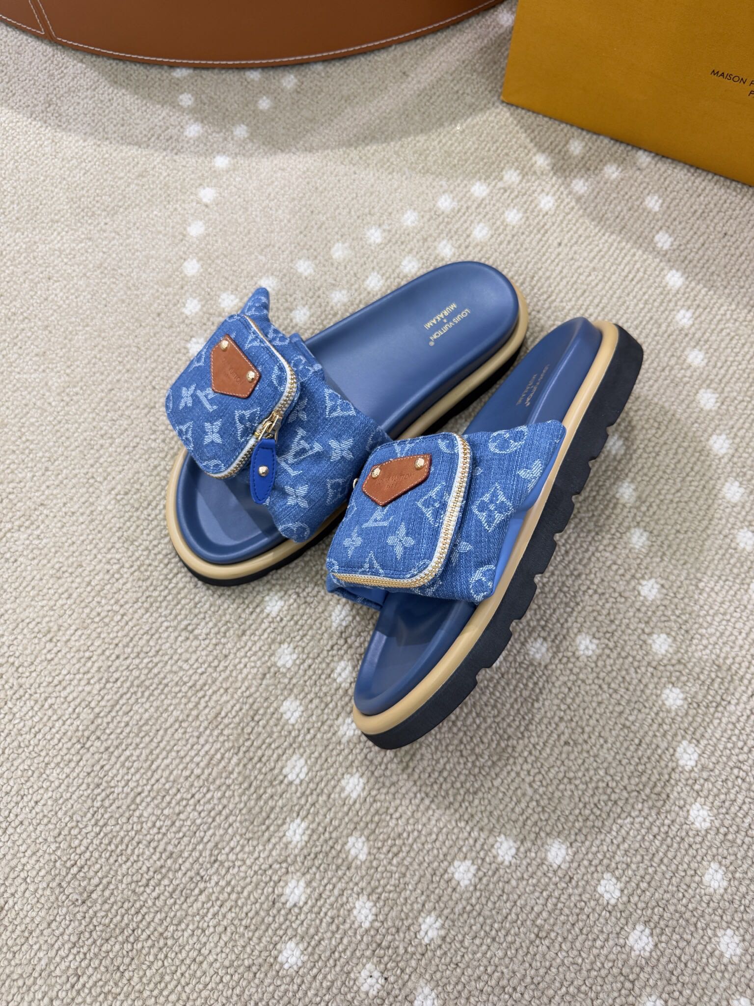 Bagsaaa LV Pool Pillow Flat Comfort Mule Blue