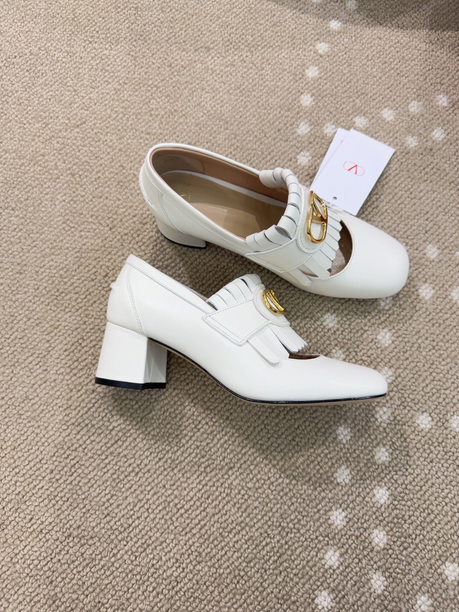 Bagsaaa Va1e*ntin0 Garavani 60mm VLogo Signature pumps white
