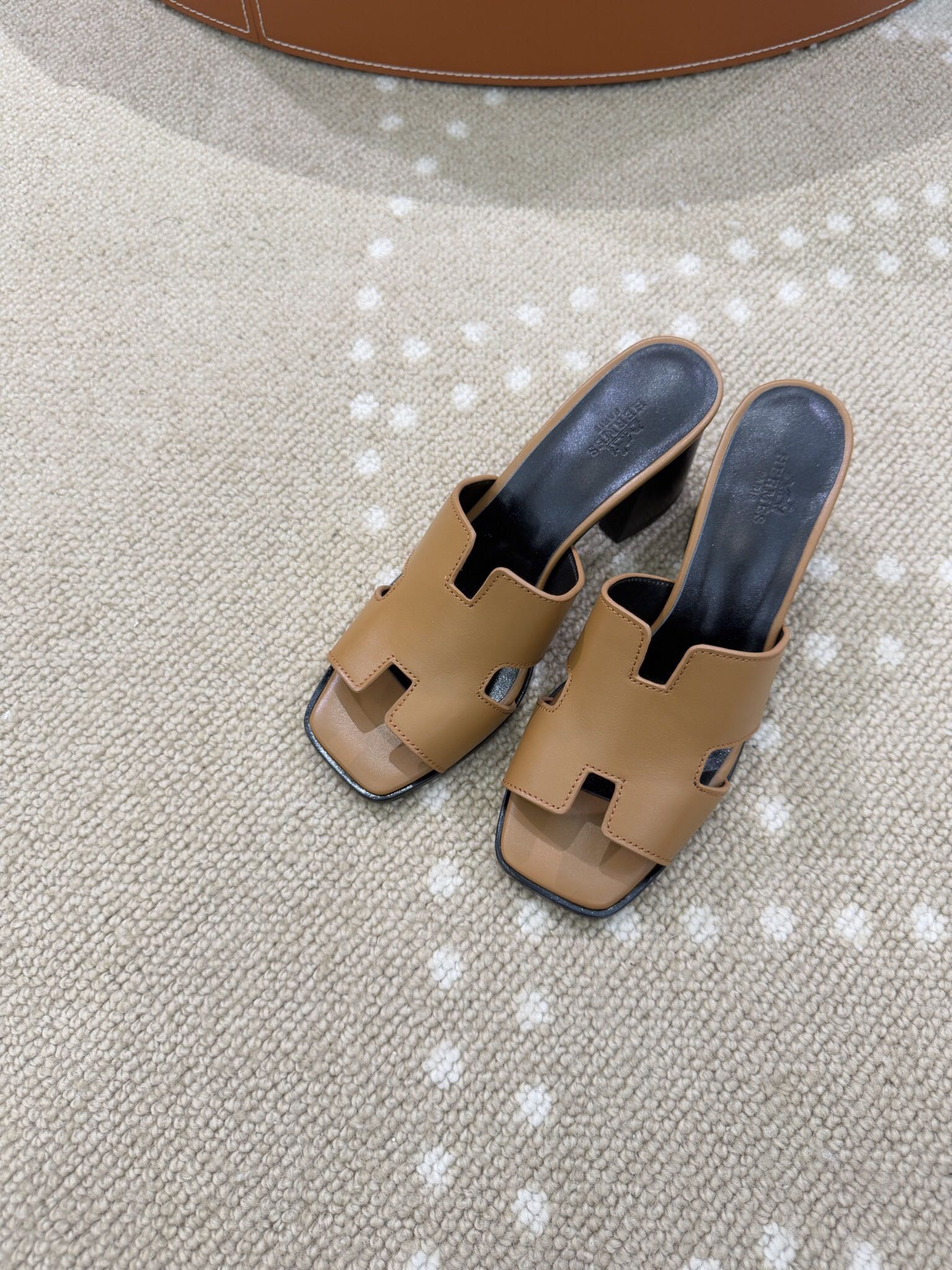 Bagsaaa H**me5 Helia 60 sandal brown