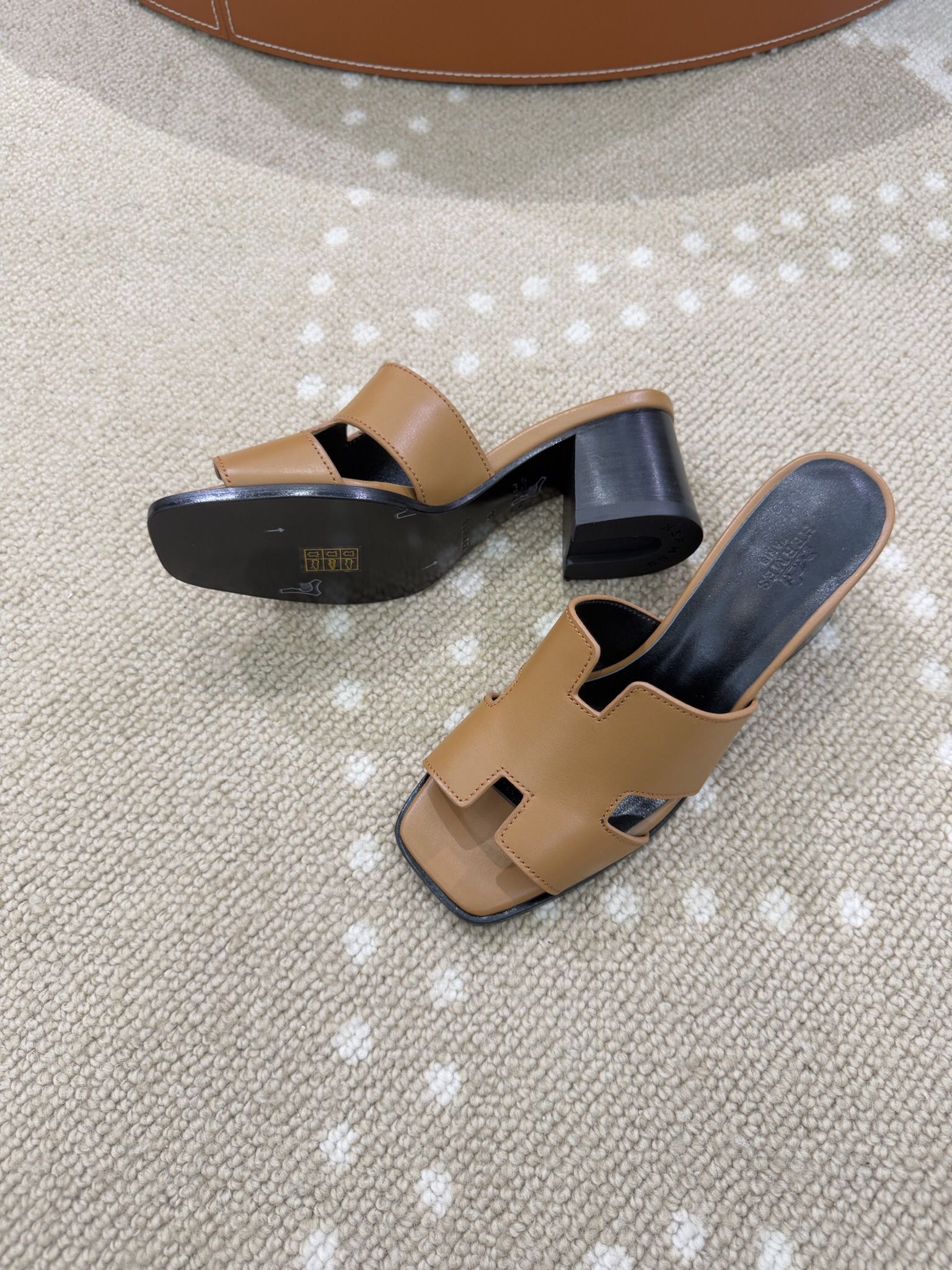 Bagsaaa H**me5 Helia 60 sandal brown