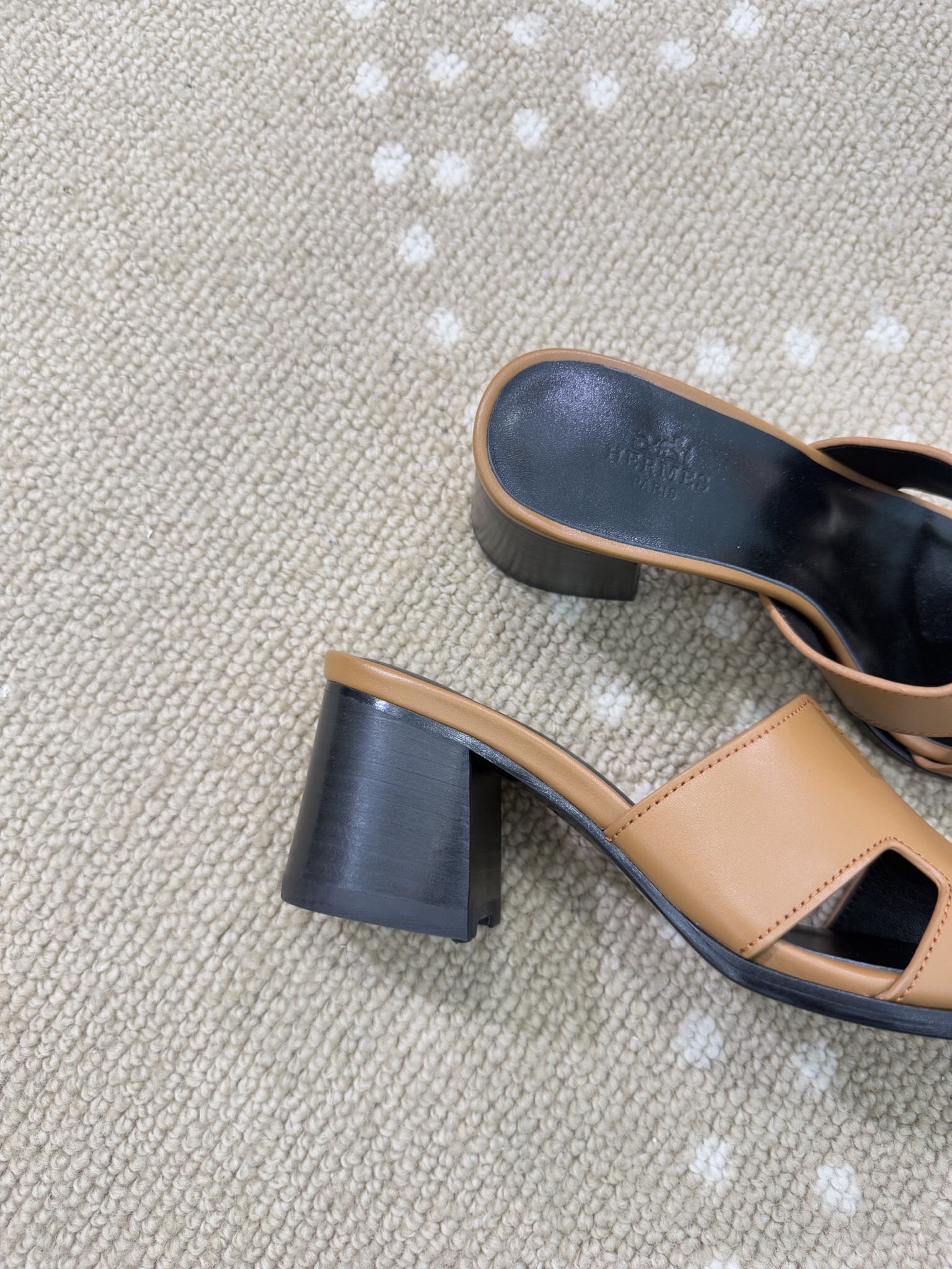 Bagsaaa H**me5 Helia 60 sandal brown