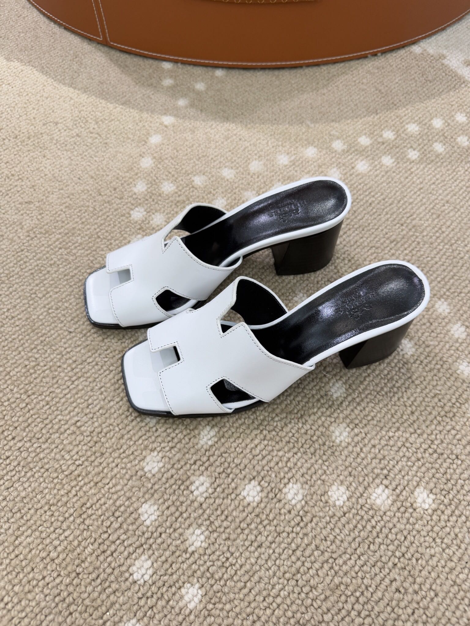Bagsaaa H**me5 Helia 60 sandal white