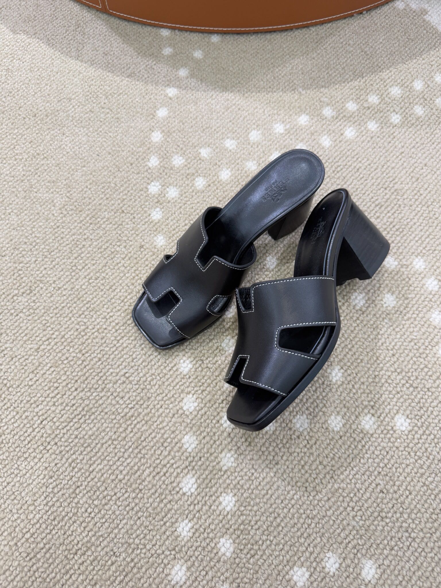 Bagsaaa H**me5 Helia 60 sandal black