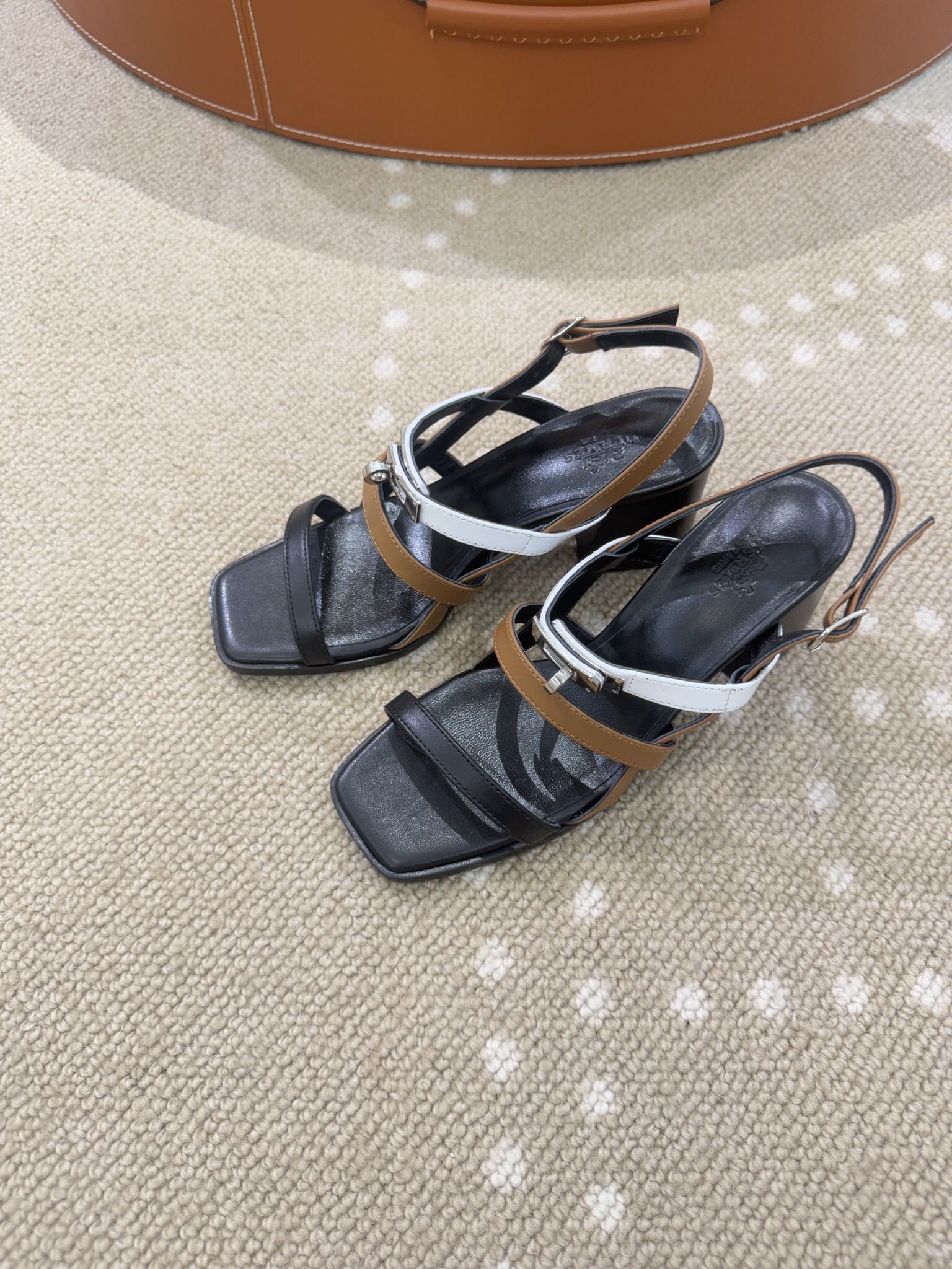 Bagsaaa H**me5 Eve 60 sandals - 6cm