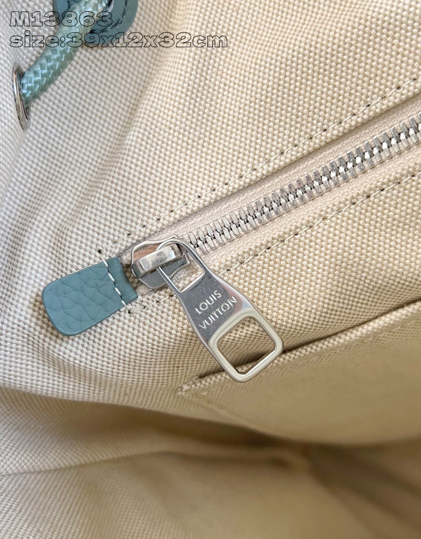 Bagsaaa LV M13863 Christopher MM backpack Misty Lake Green - 44cm