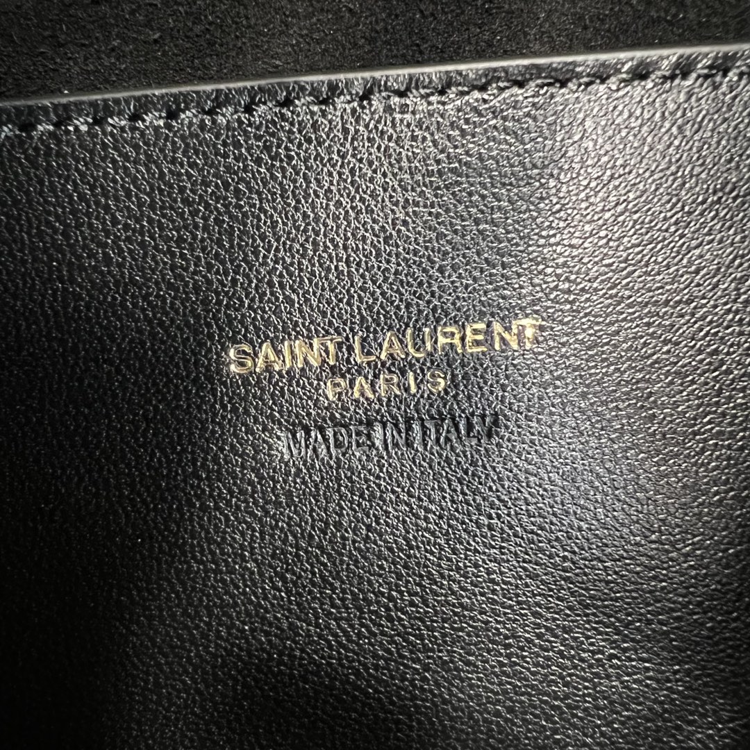 Bagsaaa Y51 Paris VII pochon in lambskin black 804302 - 24 X 30 X 12 CM