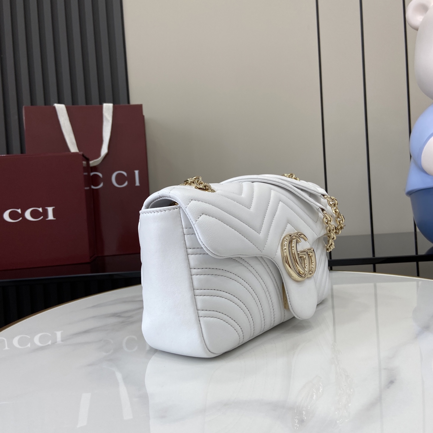 Bagsaaa Gvc*1 GG Marmont medium shoulder bag 837267 white - 26cm