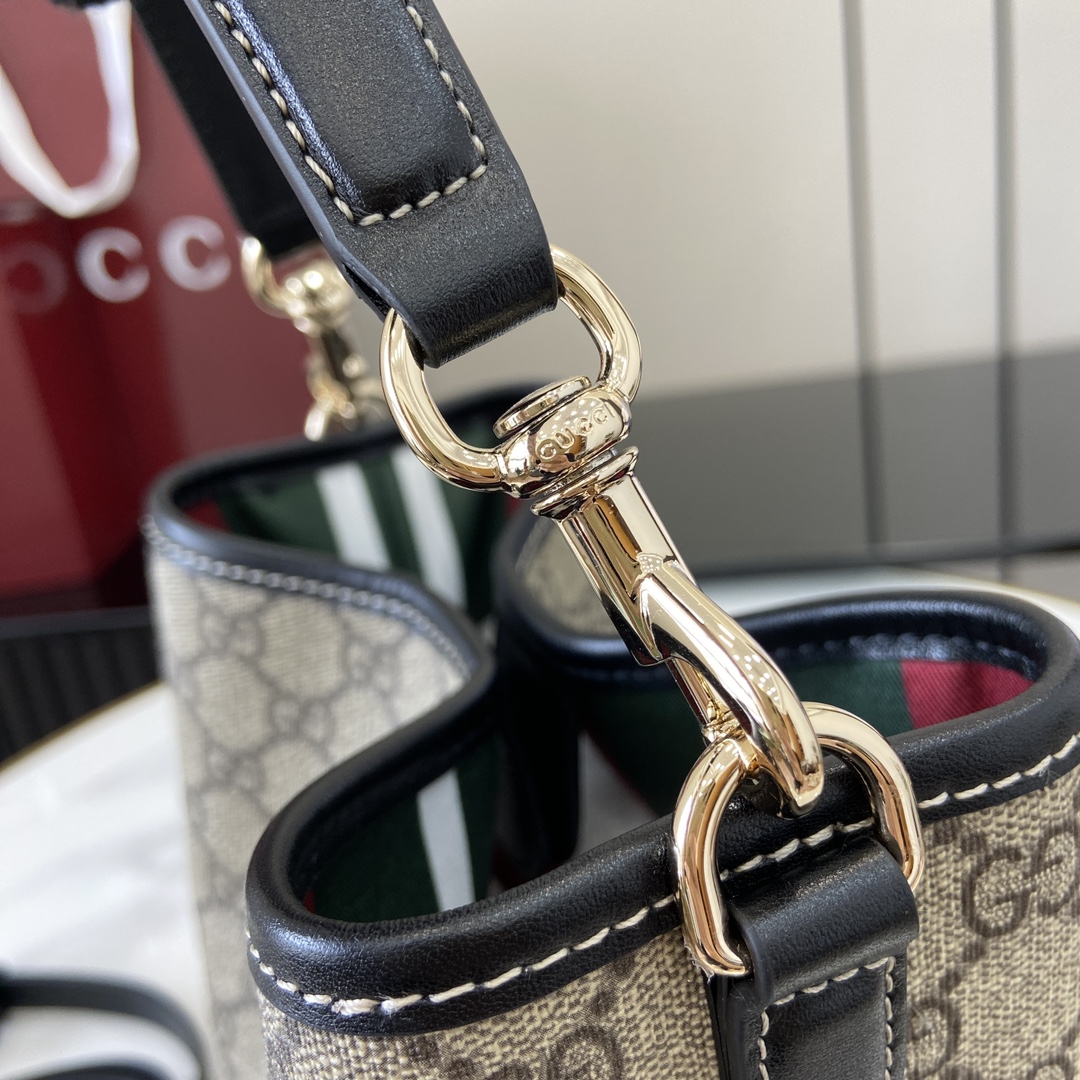 Bagsaaa Gvc*1 GG Emblem Mini Bucket Bag 815118 beige & black - 19x18x11 cm