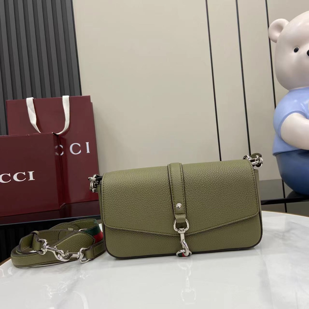 Bagsaaa Gvc*1 Small crossbody bag with hook closure 821623 green - 23.5cm
