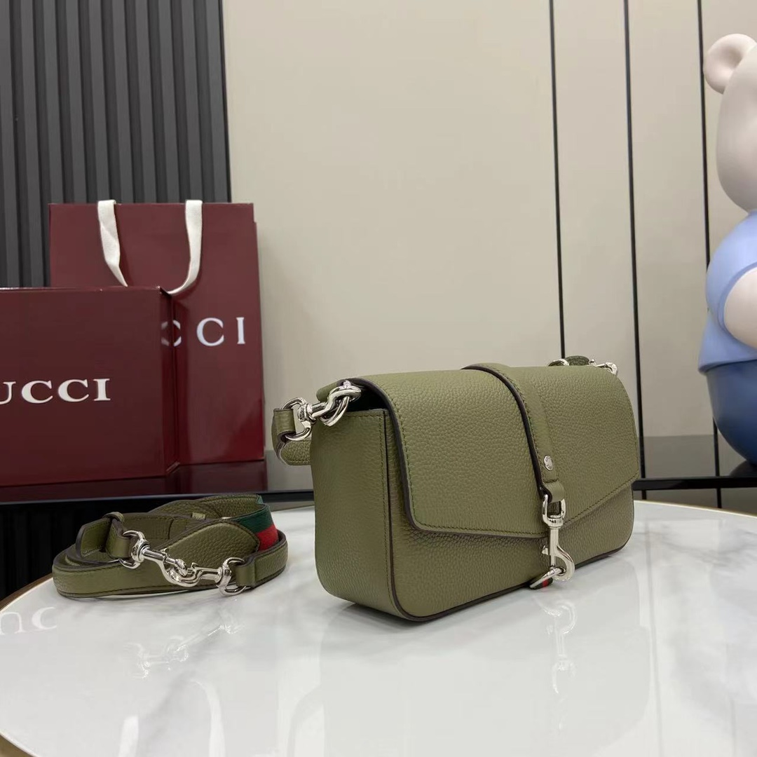 Bagsaaa Gvc*1 Small crossbody bag with hook closure 821623 green - 23.5cm