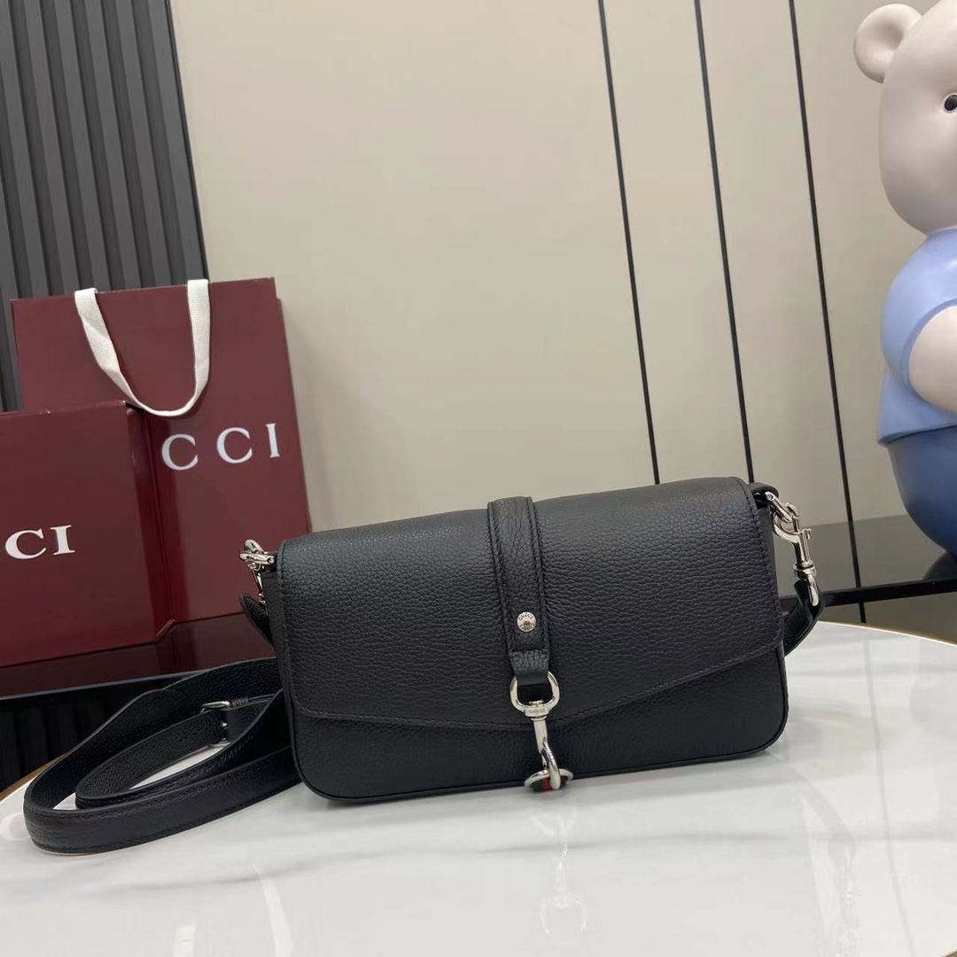 Bagsaaa Gvc*1 Small crossbody bag with hook closure 821623 black - 23.5cm