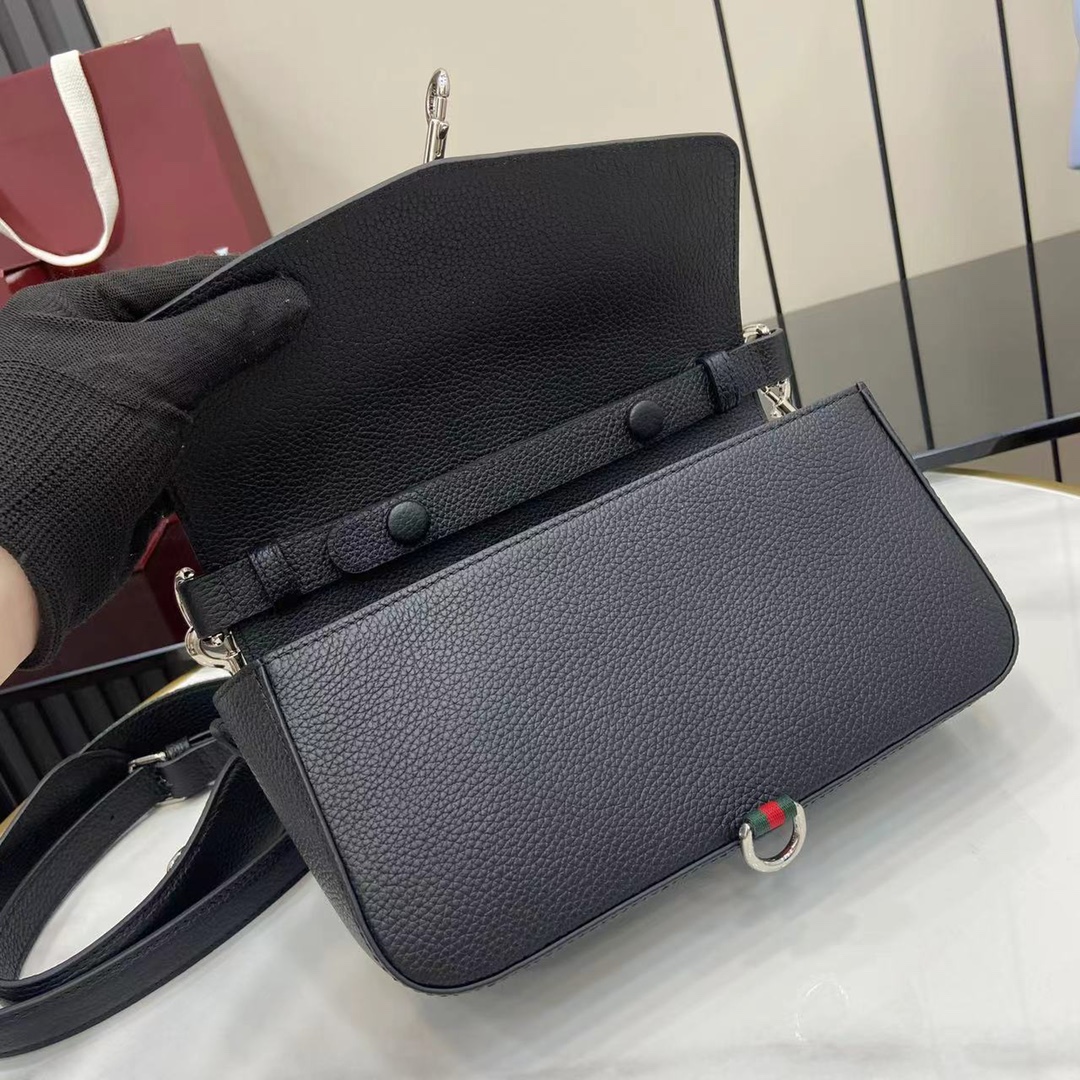 Bagsaaa Gvc*1 Small crossbody bag with hook closure 821623 black - 23.5cm