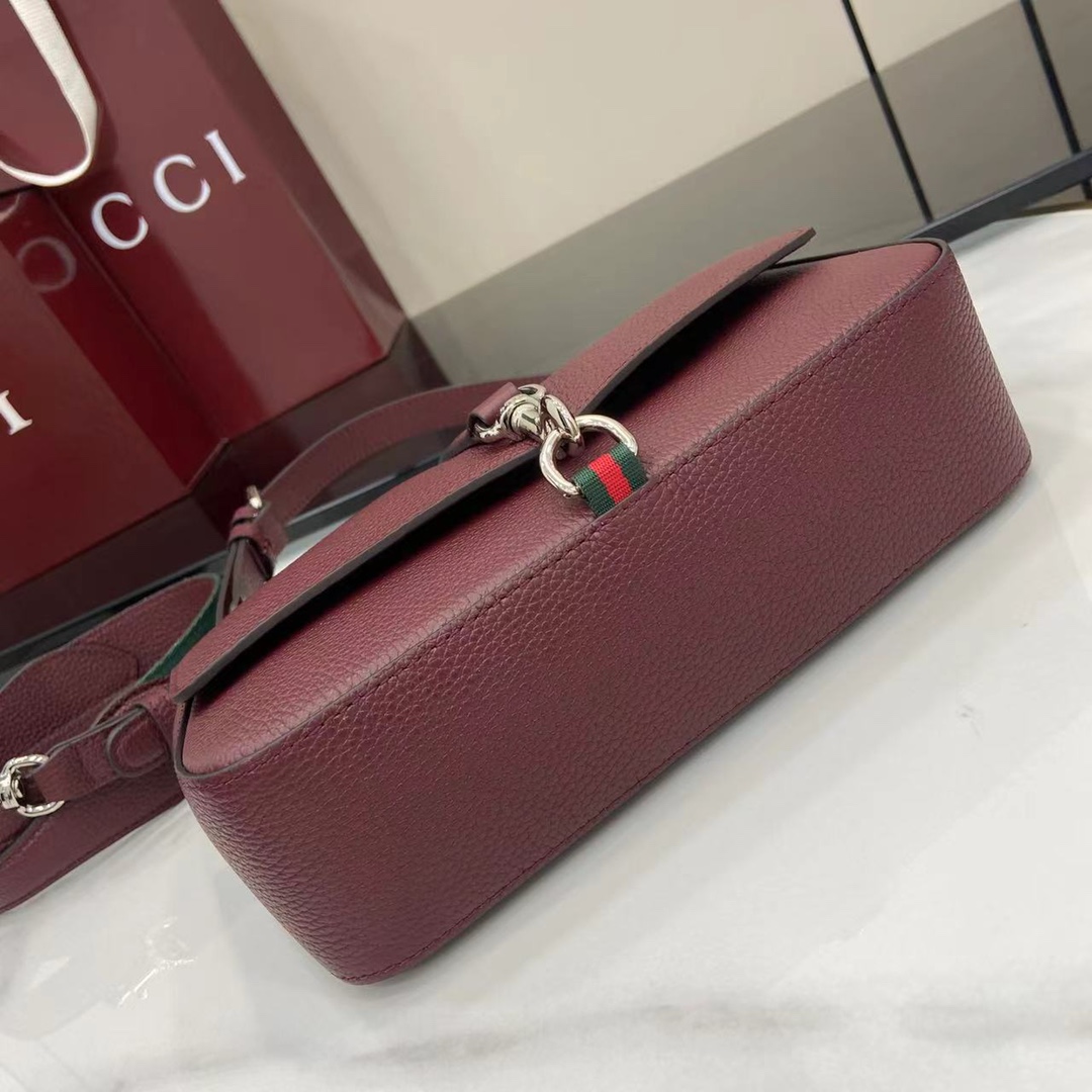 Bagsaaa Gvc*1 Small crossbody bag with hook closure 821623 red - 23.5cm