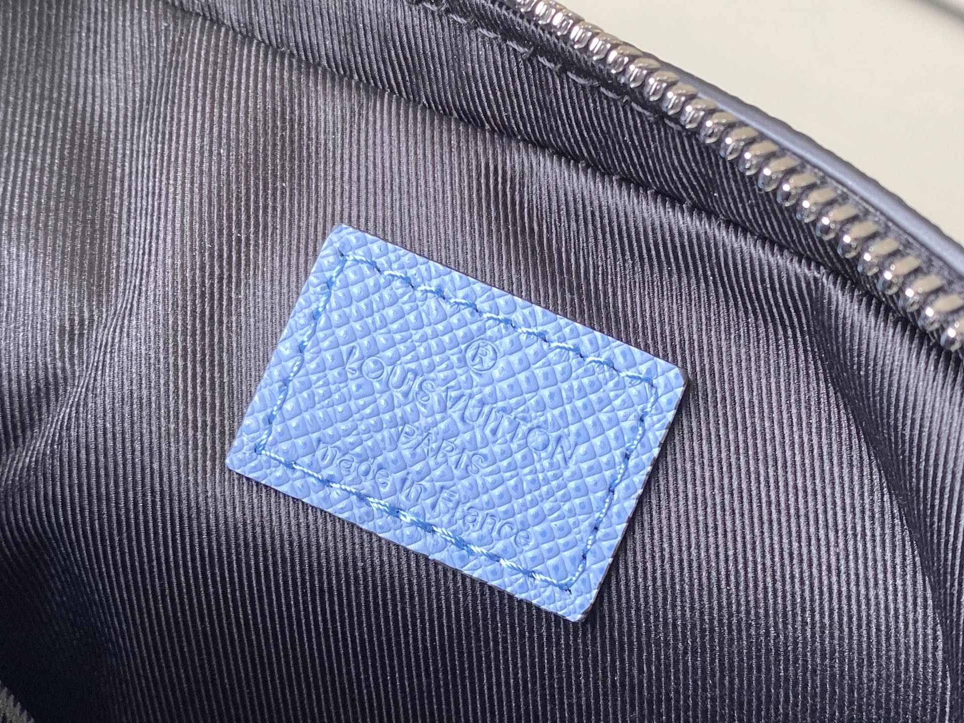 Bagsaaa LV M14069 Trio Messenger Sky Blue - 25cm
