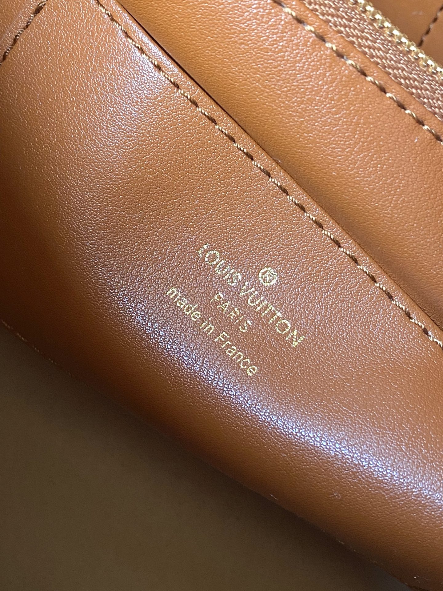 Bagsaaa LV M12784 Capucines GM Souple Beige Suede - 38cm